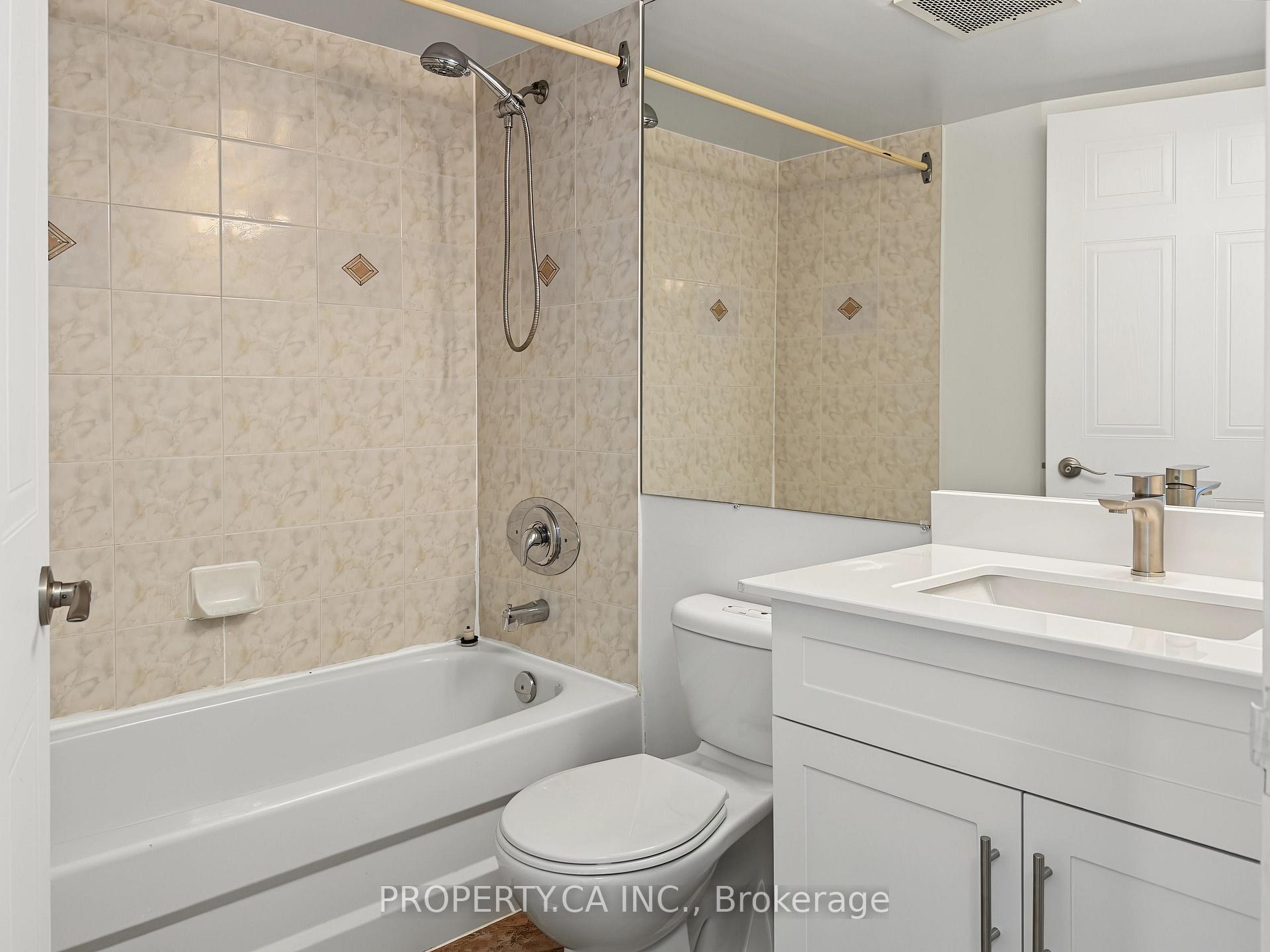 238 Doris Avenue 812, Toronto Unit: 812
