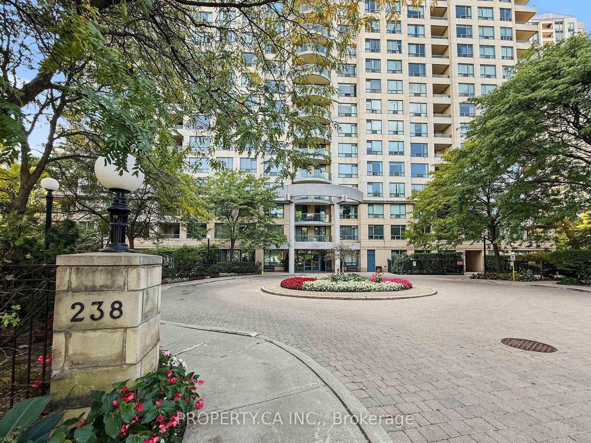 238 Doris Avenue 812, Toronto Unit: 812