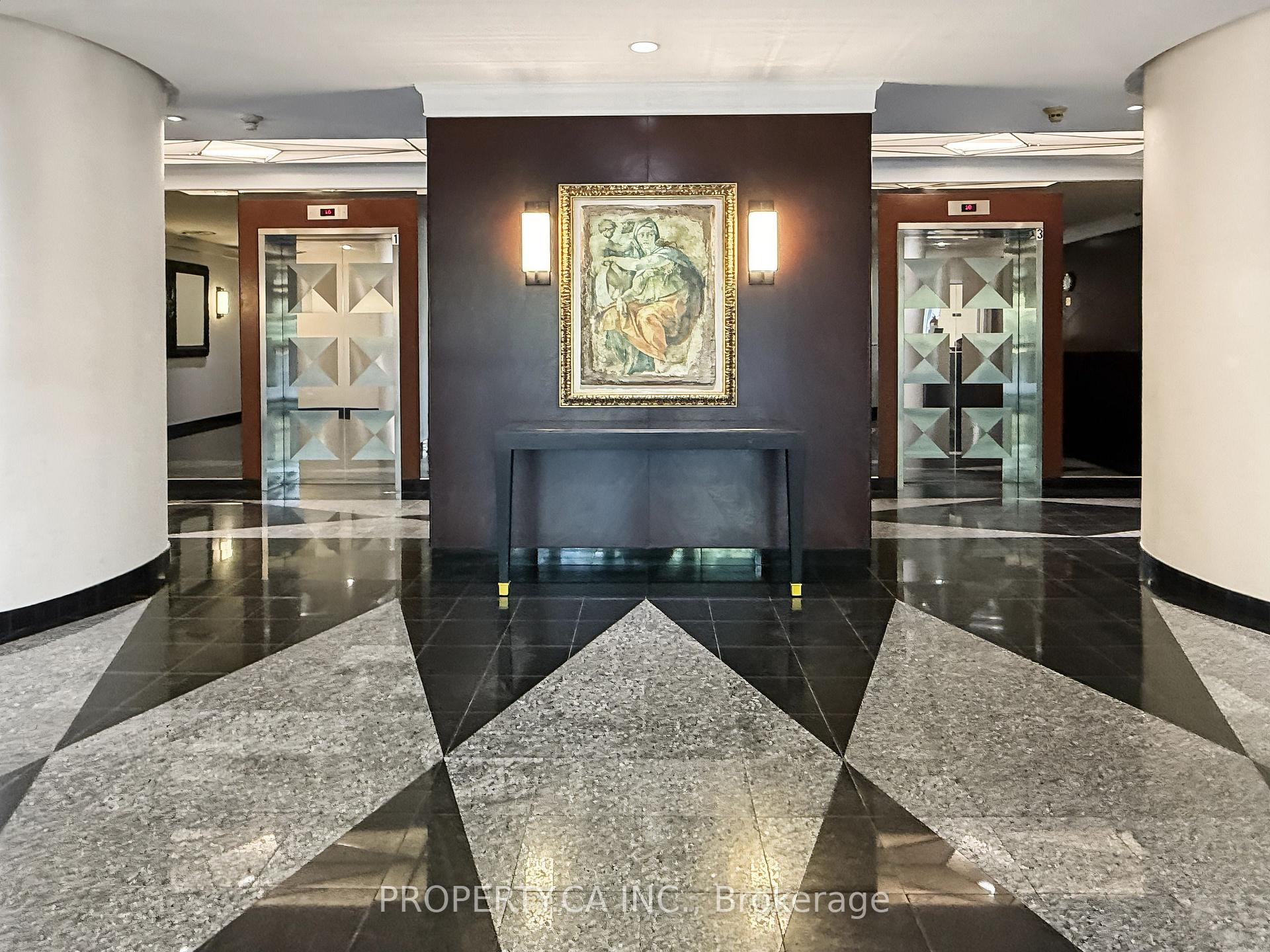 238 Doris Avenue 812, Toronto Unit: 812