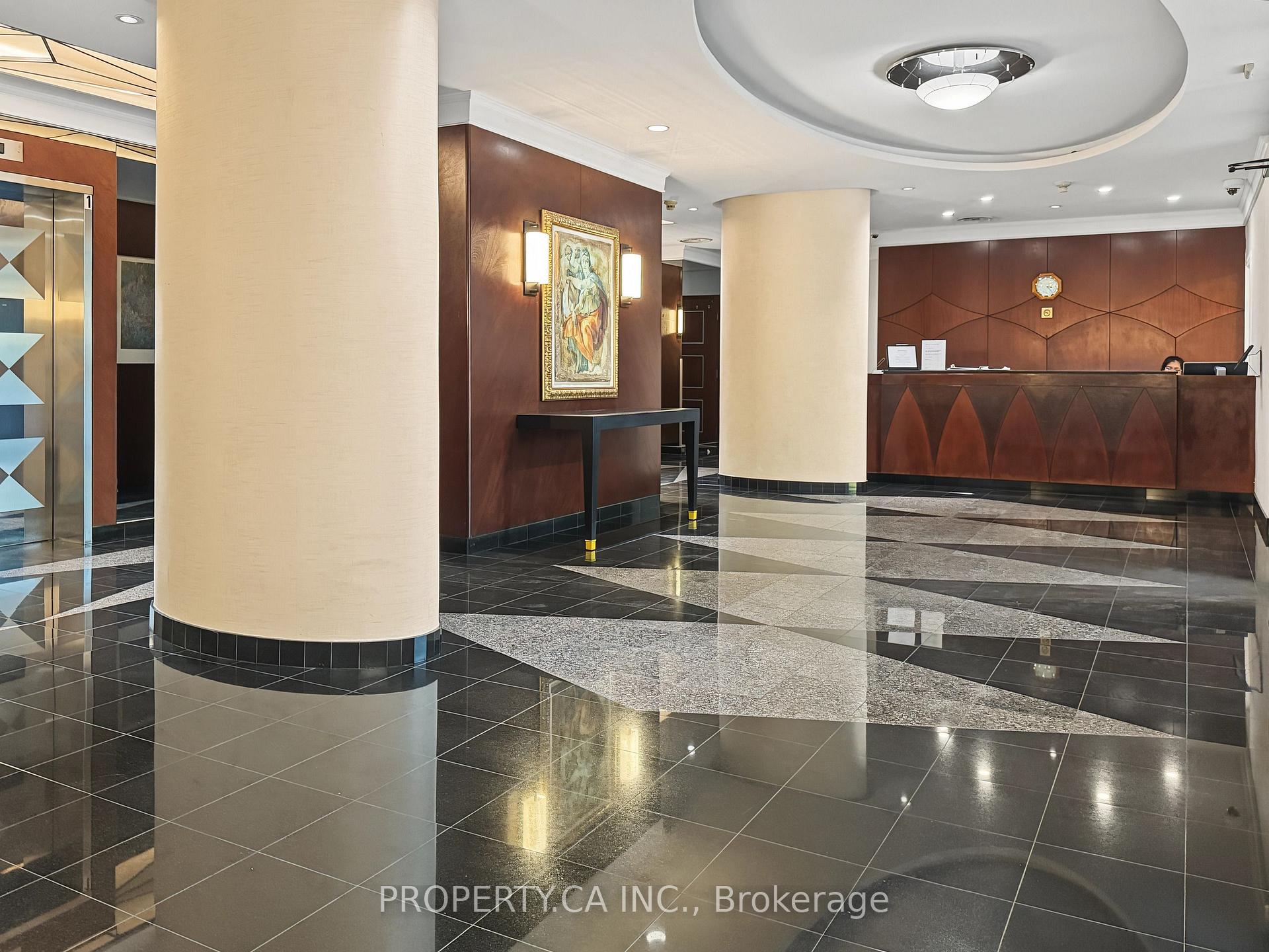 238 Doris Avenue 812, Toronto Unit: 812