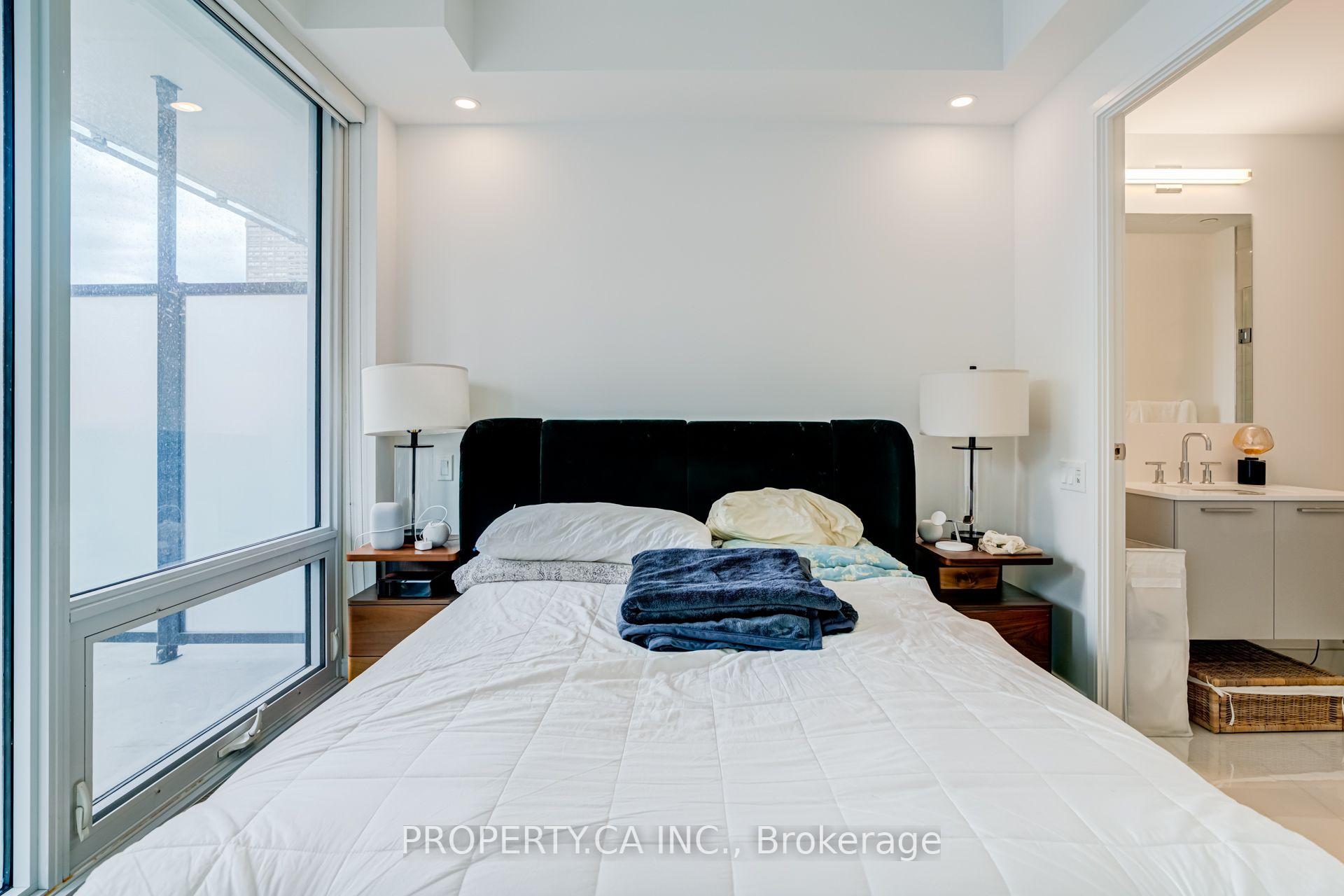 3 Gloucester Street 1709, Toronto Unit: 1709