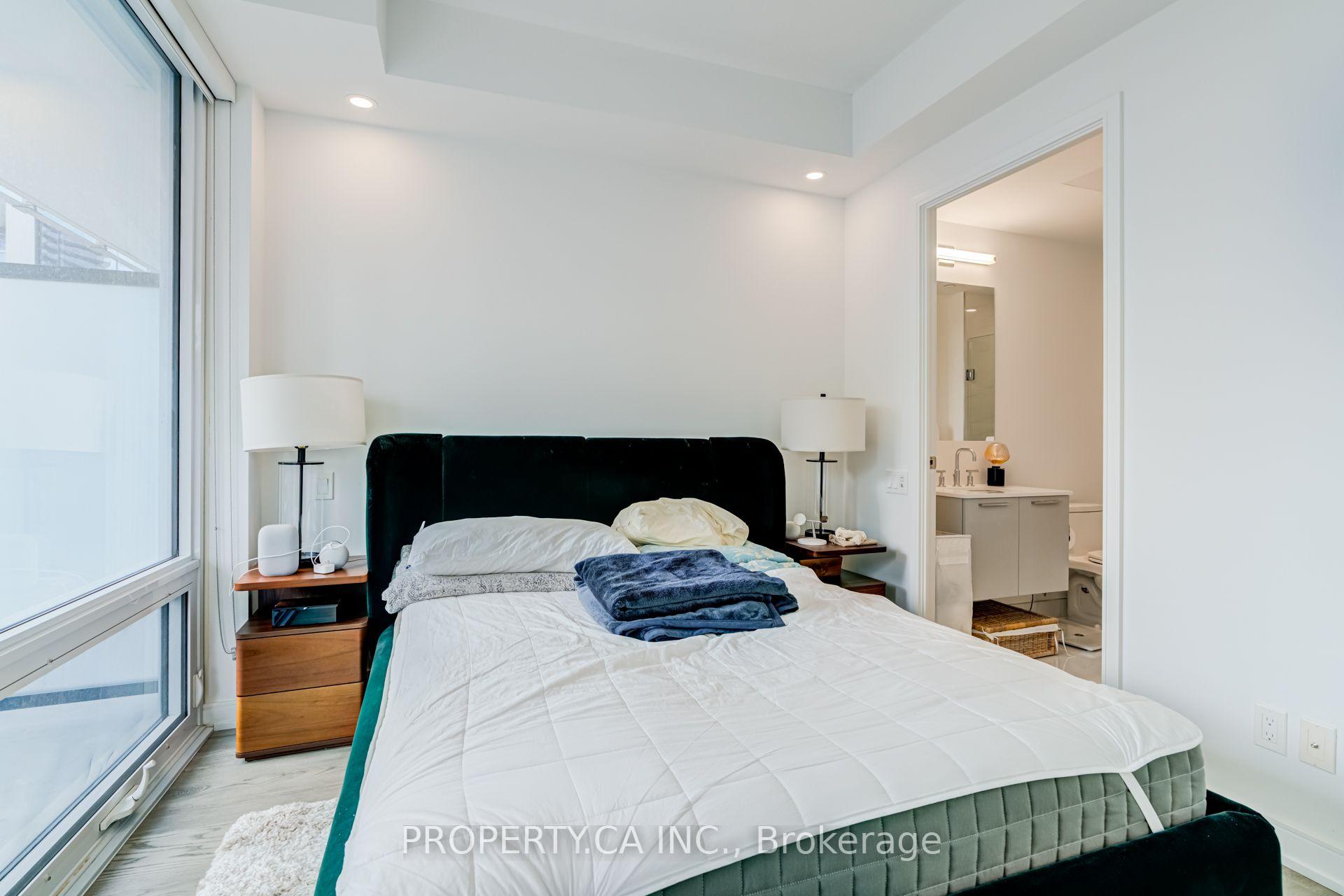 3 Gloucester Street 1709, Toronto Unit: 1709