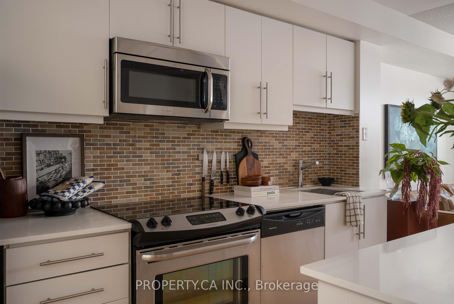 1171 Queen Street W 413, Toronto Unit: 413