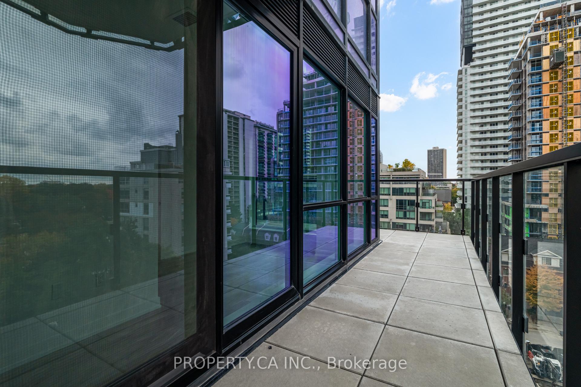 120 Broadway Avenue N714, Toronto Unit: N714