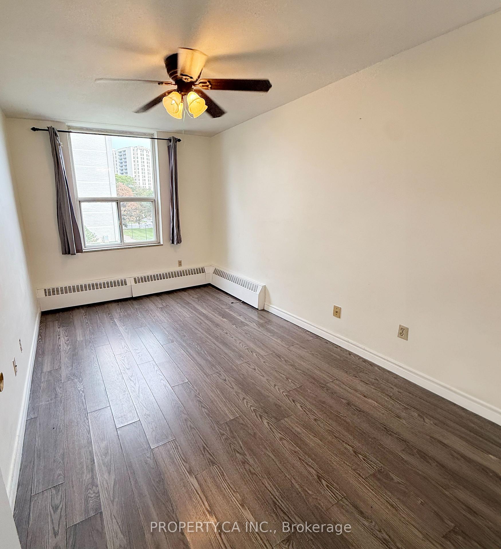 10 Parkway Forest Drive 411, Toronto Unit: 411