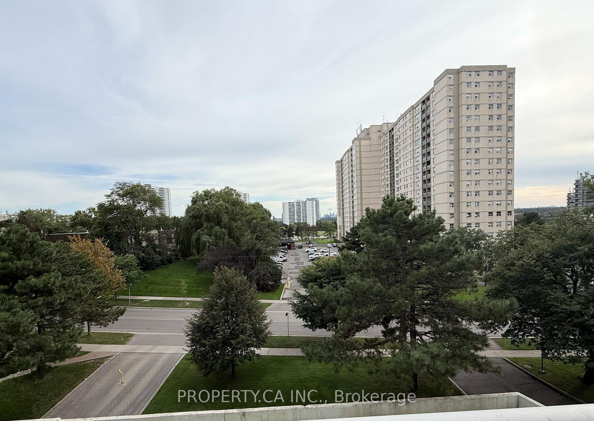 10 Parkway Forest Drive 411, Toronto Unit: 411