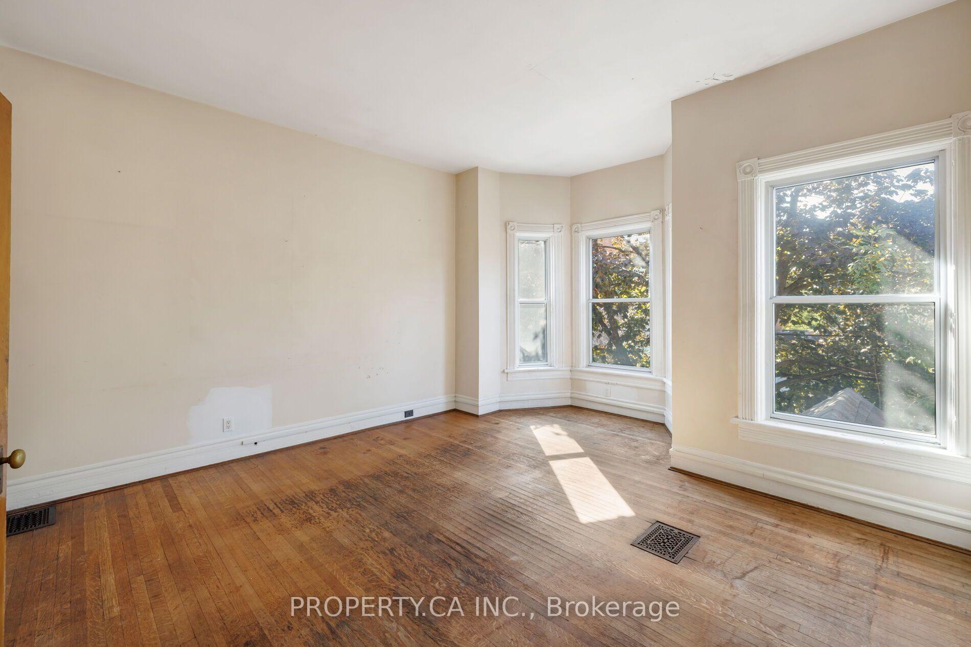 195 Shaw Street, Toronto