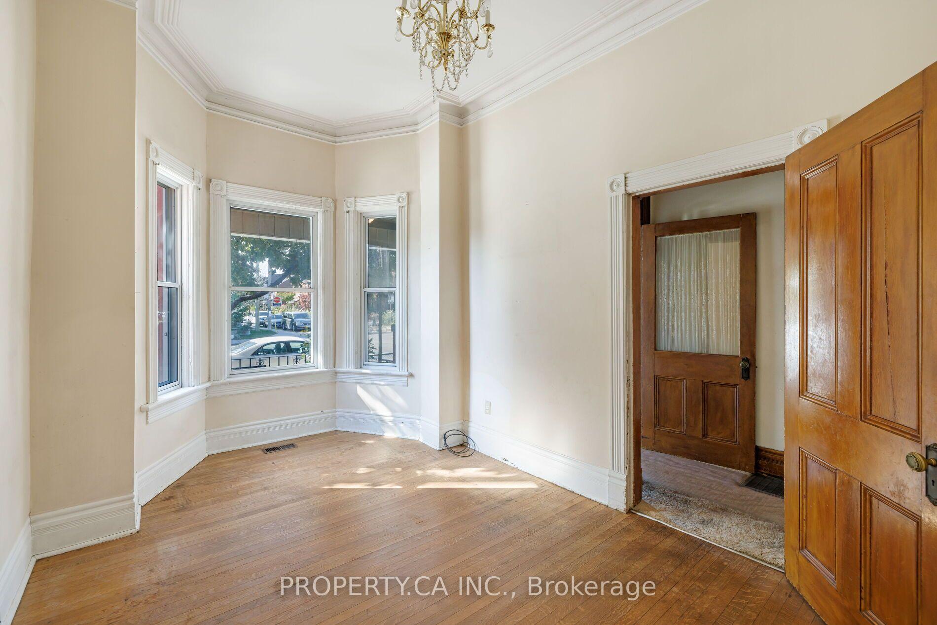 195 Shaw Street, Toronto