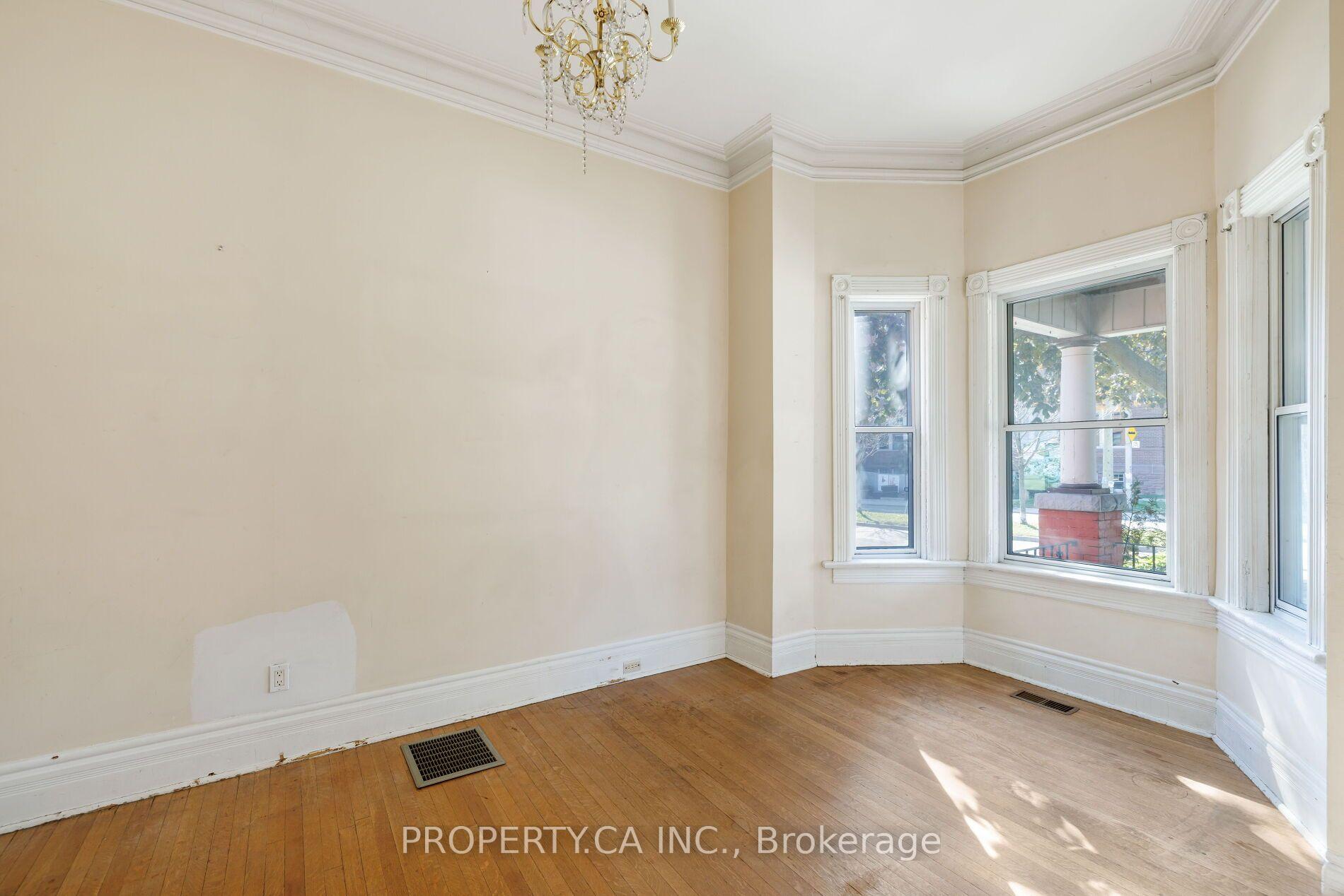195 Shaw Street, Toronto