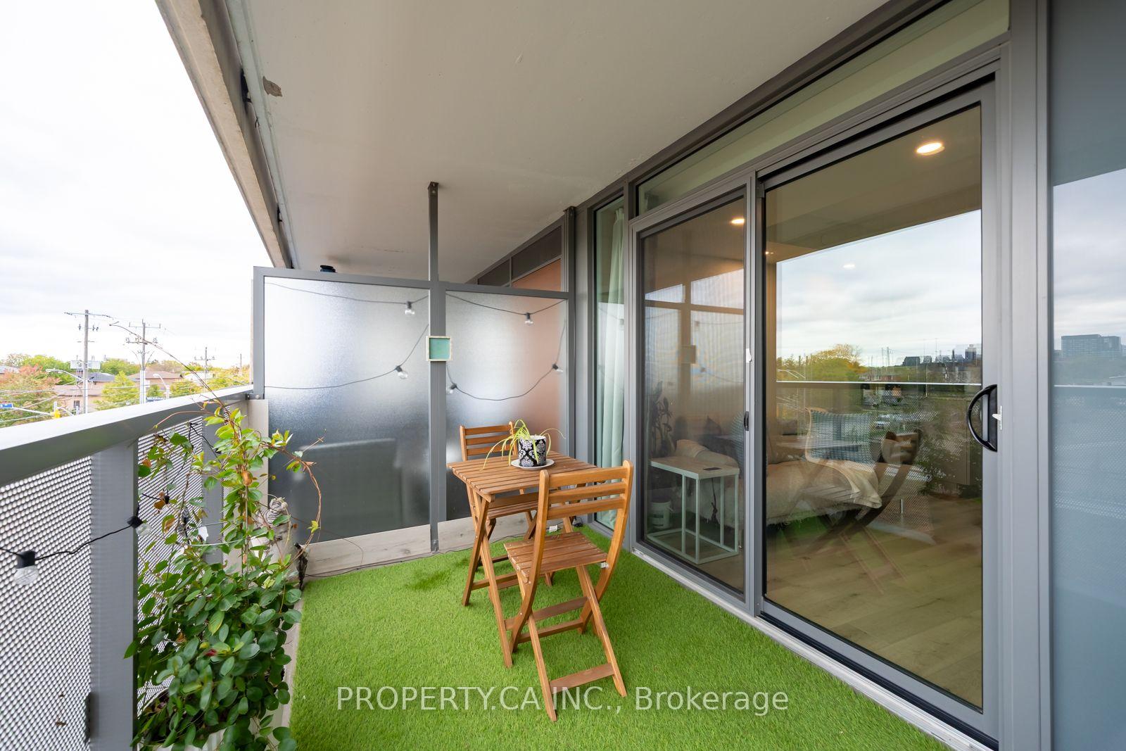 120 Varna Drive 412, Toronto Unit: 412