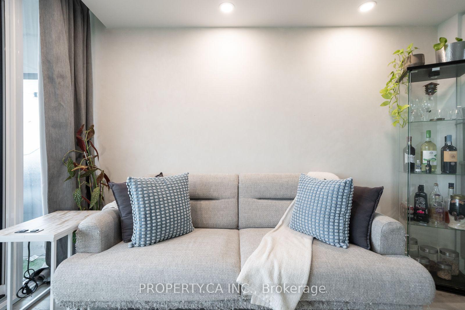 120 Varna Drive 412, Toronto Unit: 412