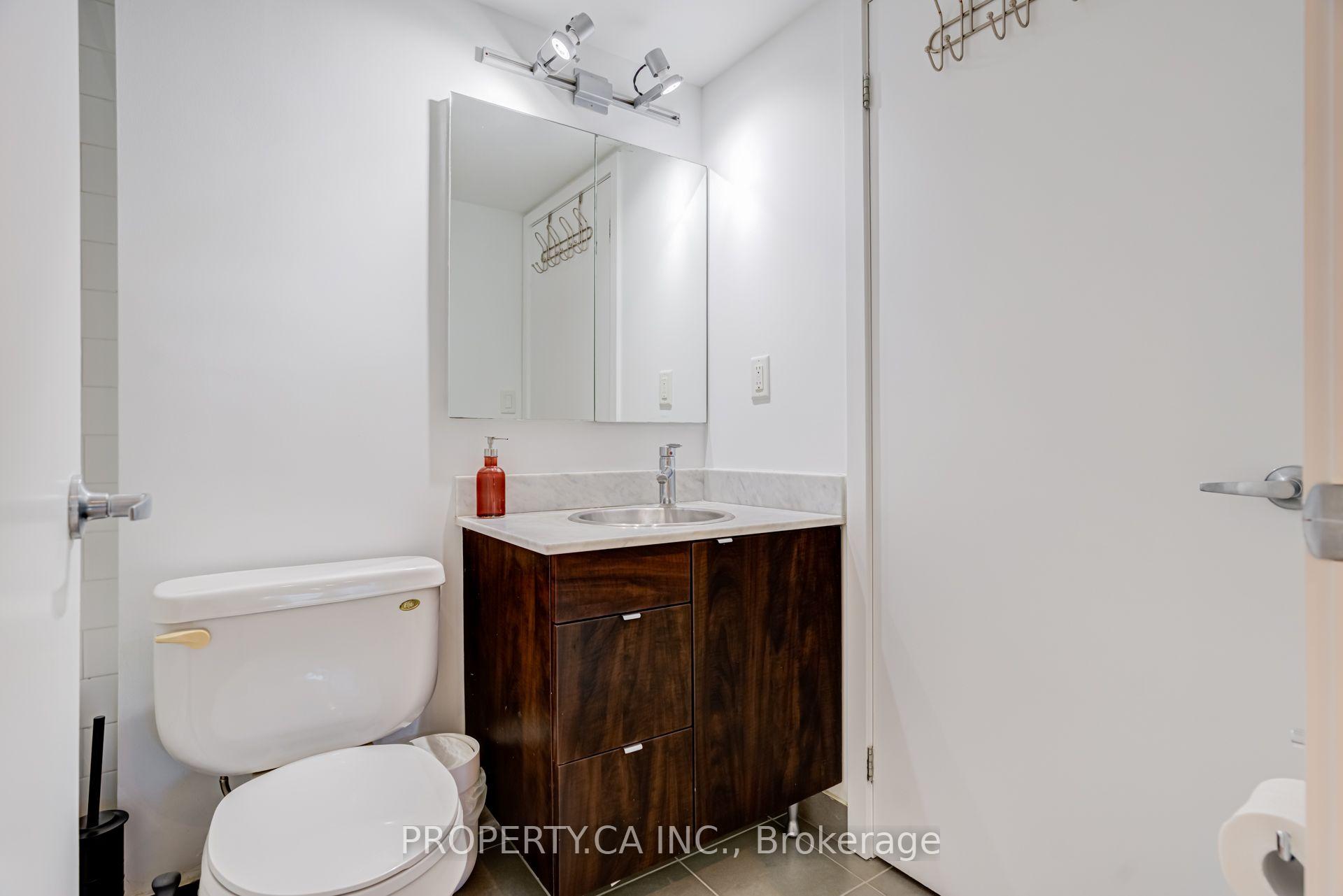 33 Lombard Street 303, Toronto Unit: 303