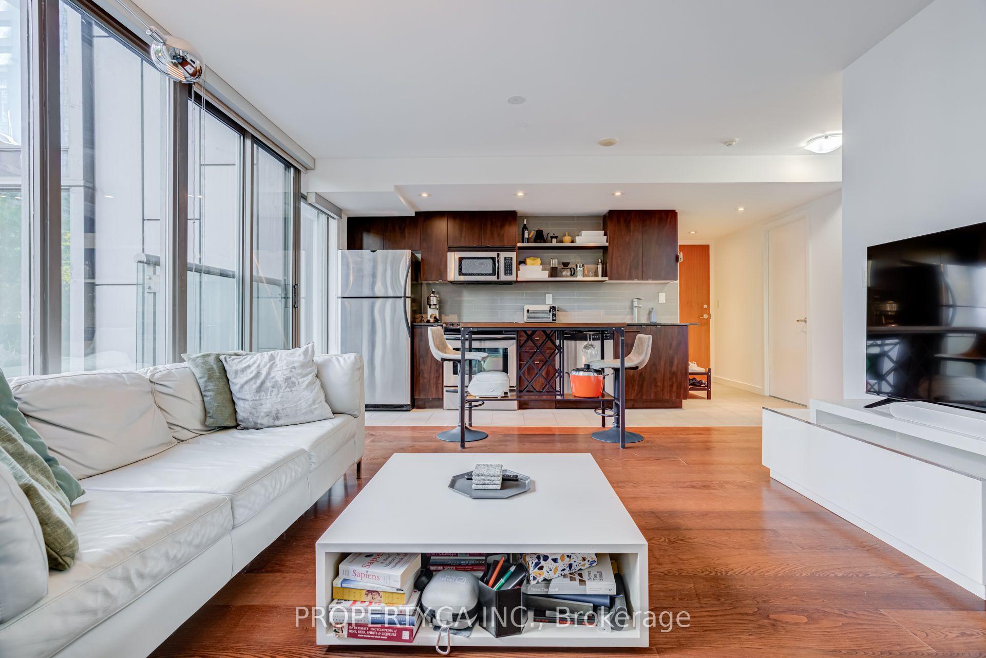 33 Lombard Street 303, Toronto Unit: 303