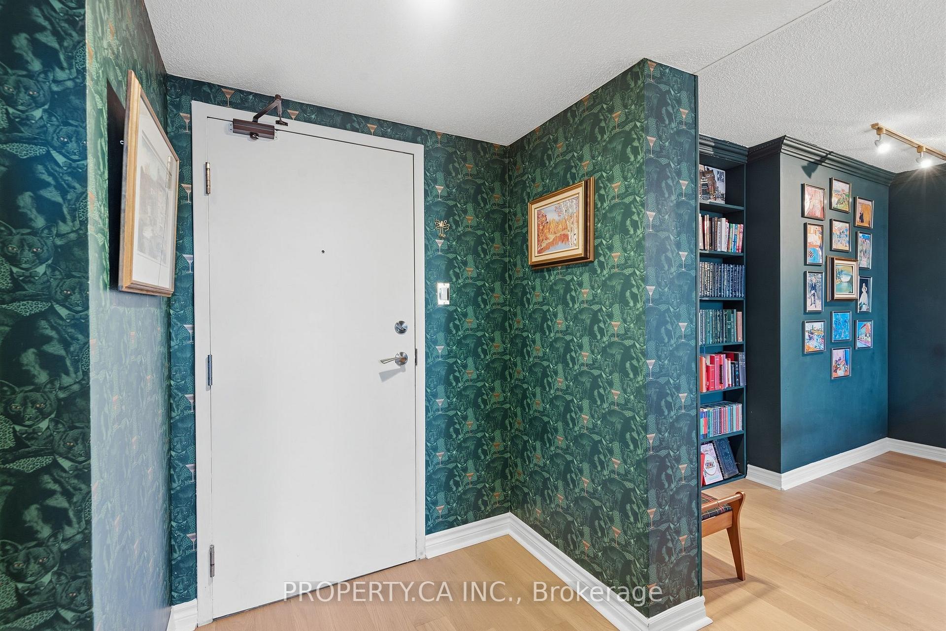15 Maitland Place 1811, Toronto Unit: 1811