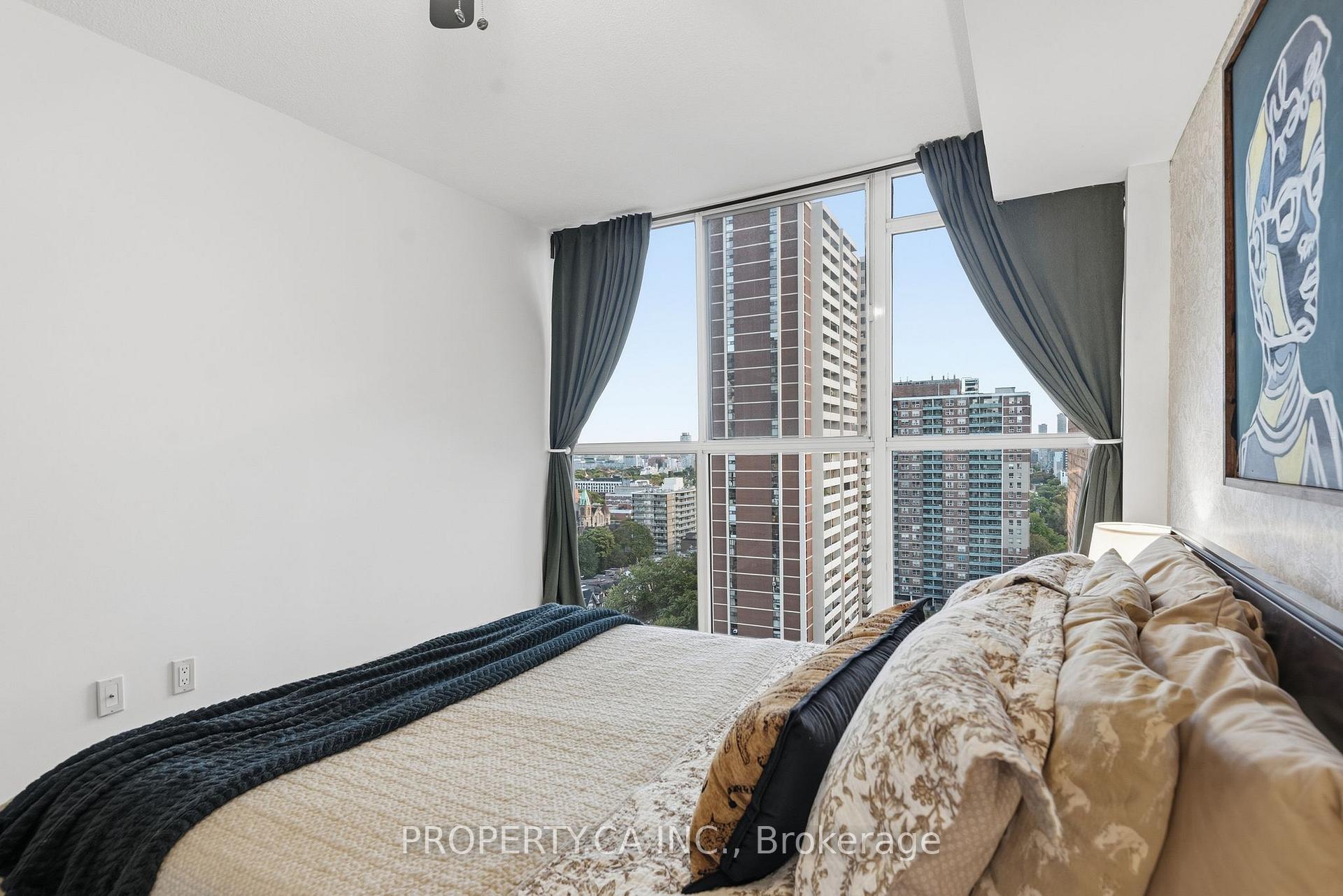 15 Maitland Place 1811, Toronto Unit: 1811