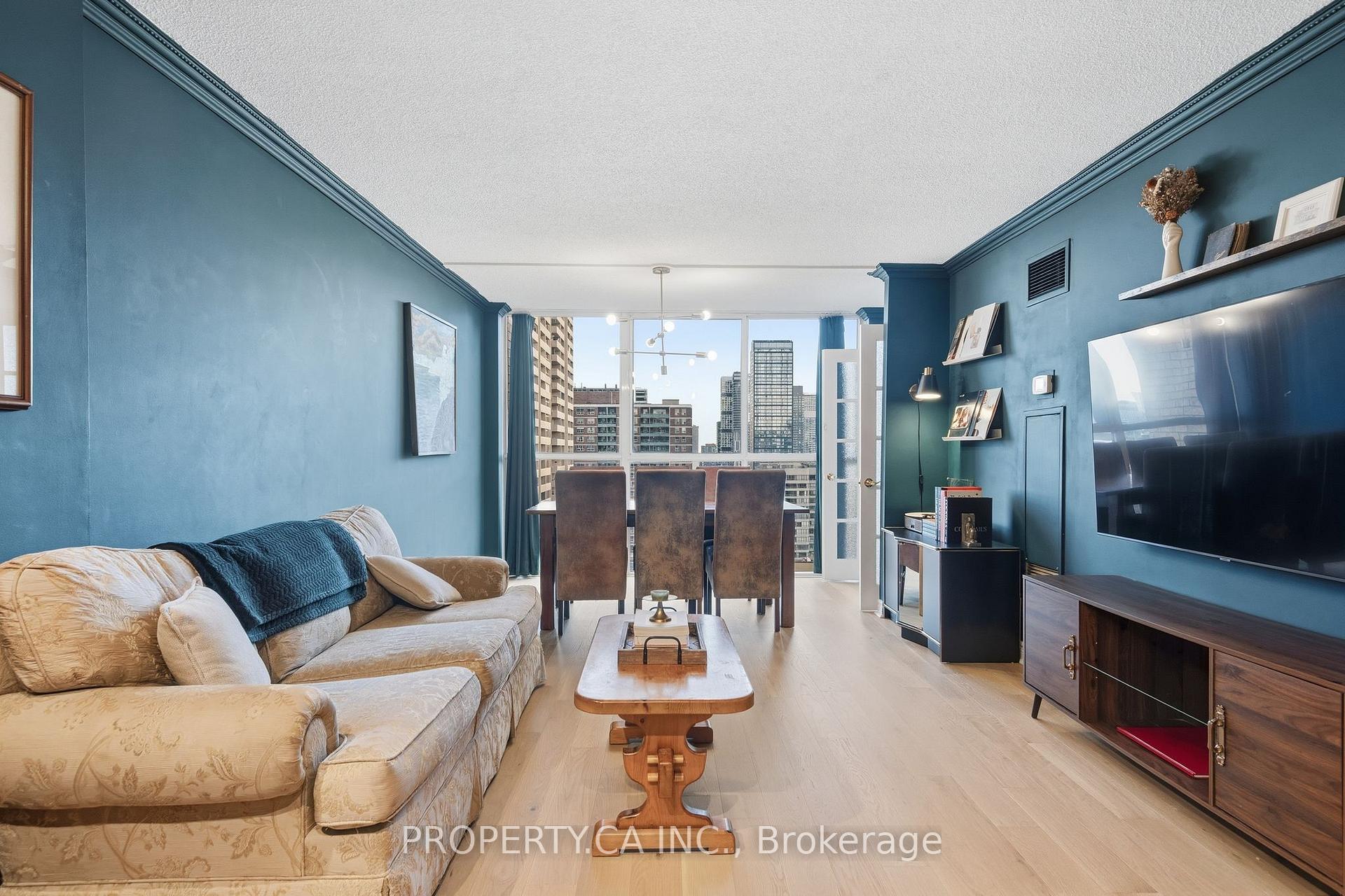 15 Maitland Place 1811, Toronto Unit: 1811