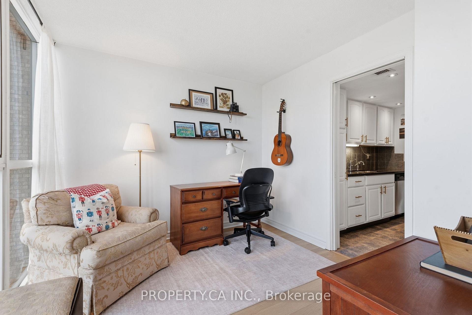 15 Maitland Place 1811, Toronto Unit: 1811