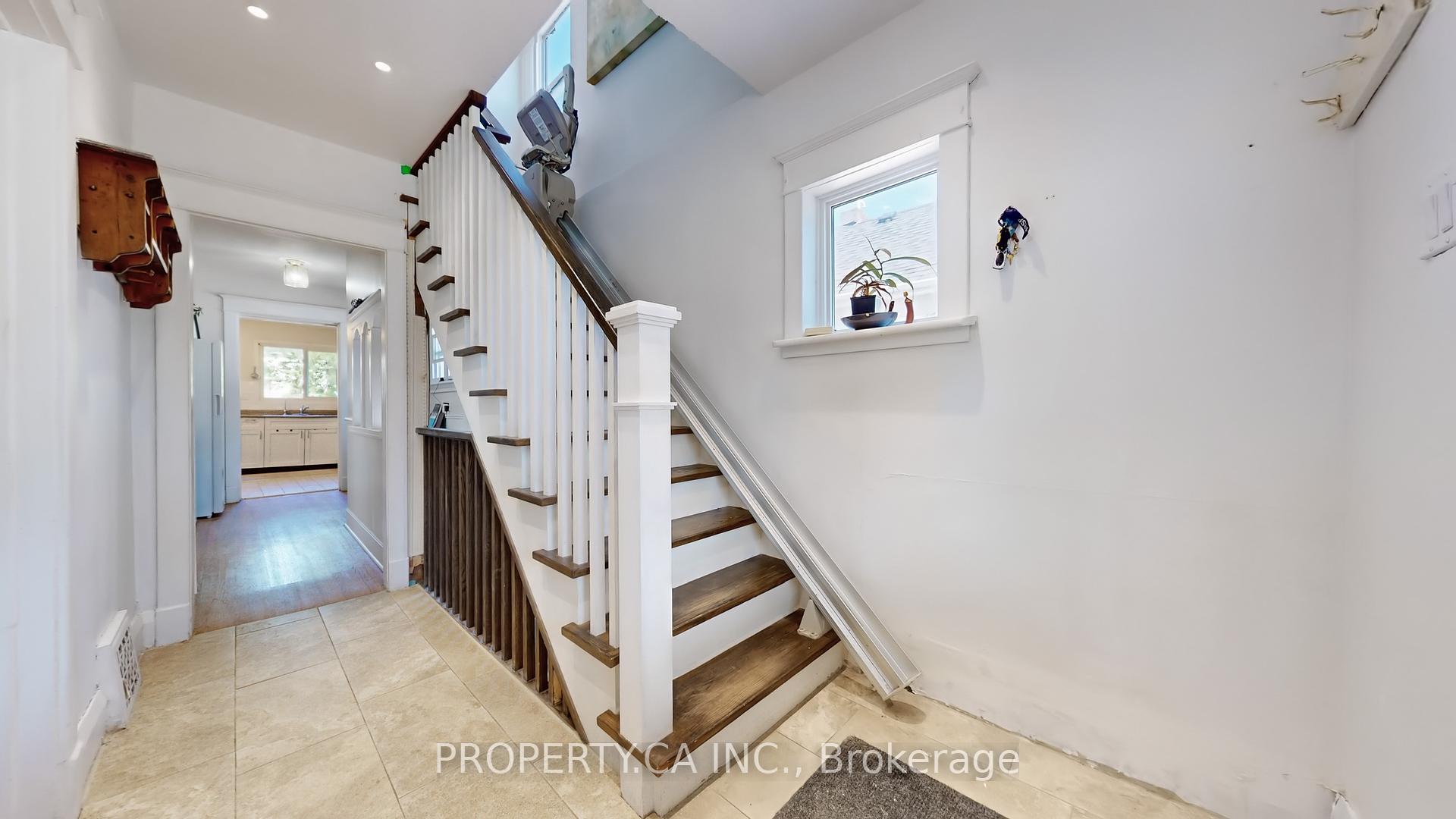 106 Park Road S