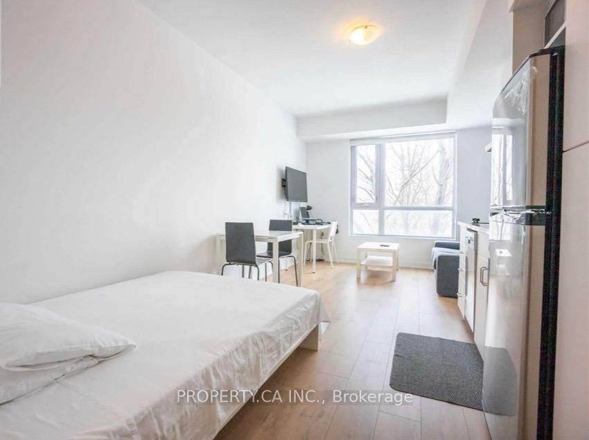 1800 Simcoe Street 304