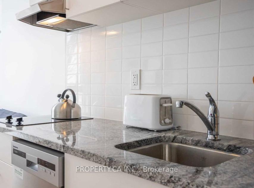 1800 Simcoe Street 304