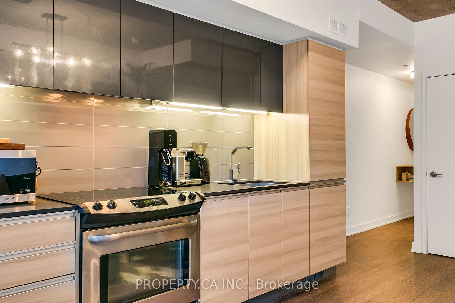 1190 Dundas Street E 305