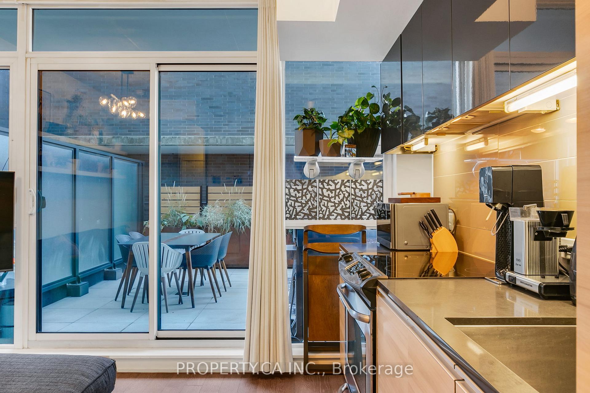 1190 Dundas Street E 305