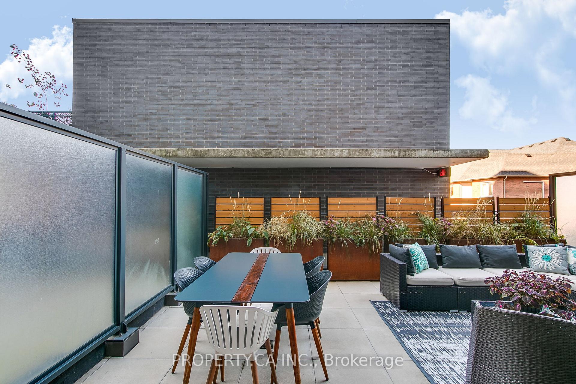 1190 Dundas Street E 305