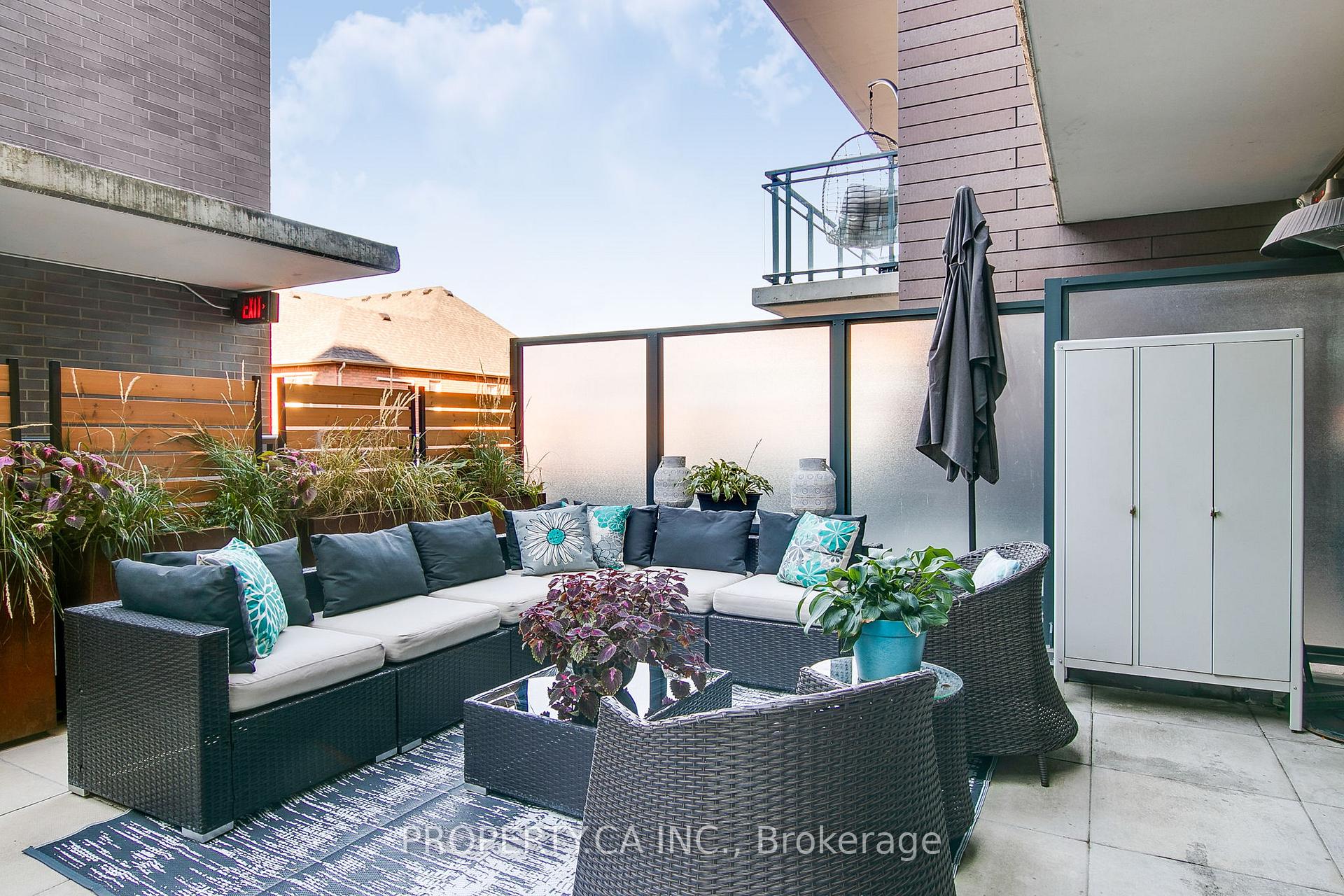 1190 Dundas Street E 305