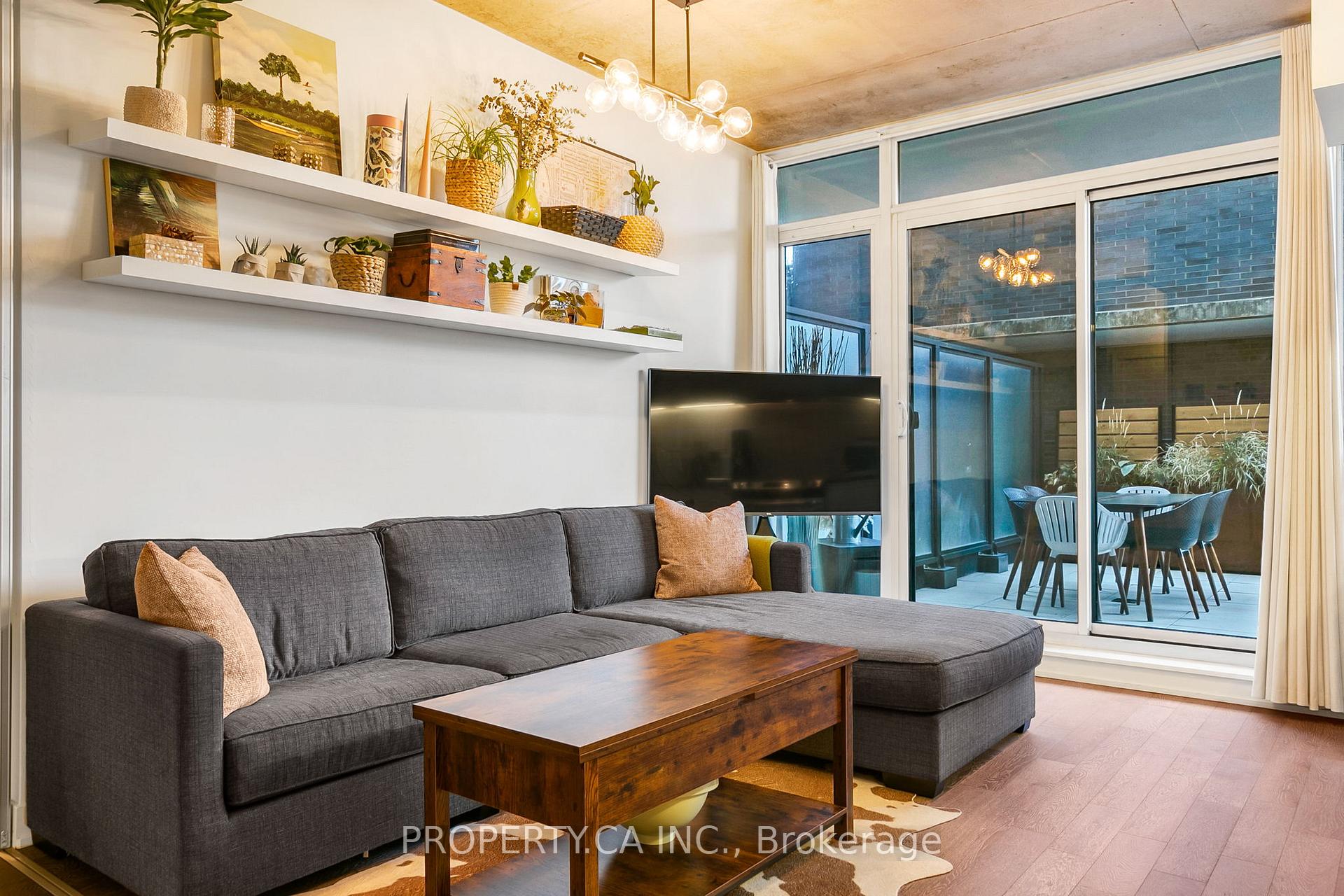 1190 Dundas Street E 305