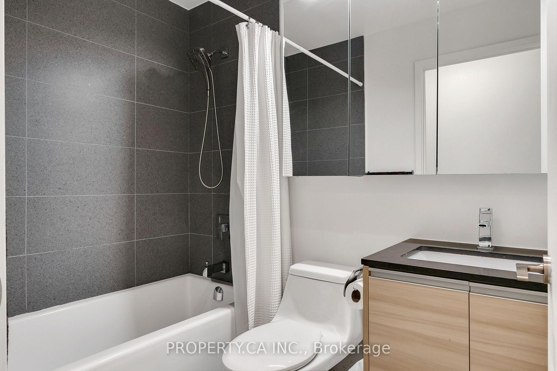 1190 Dundas Street E 305