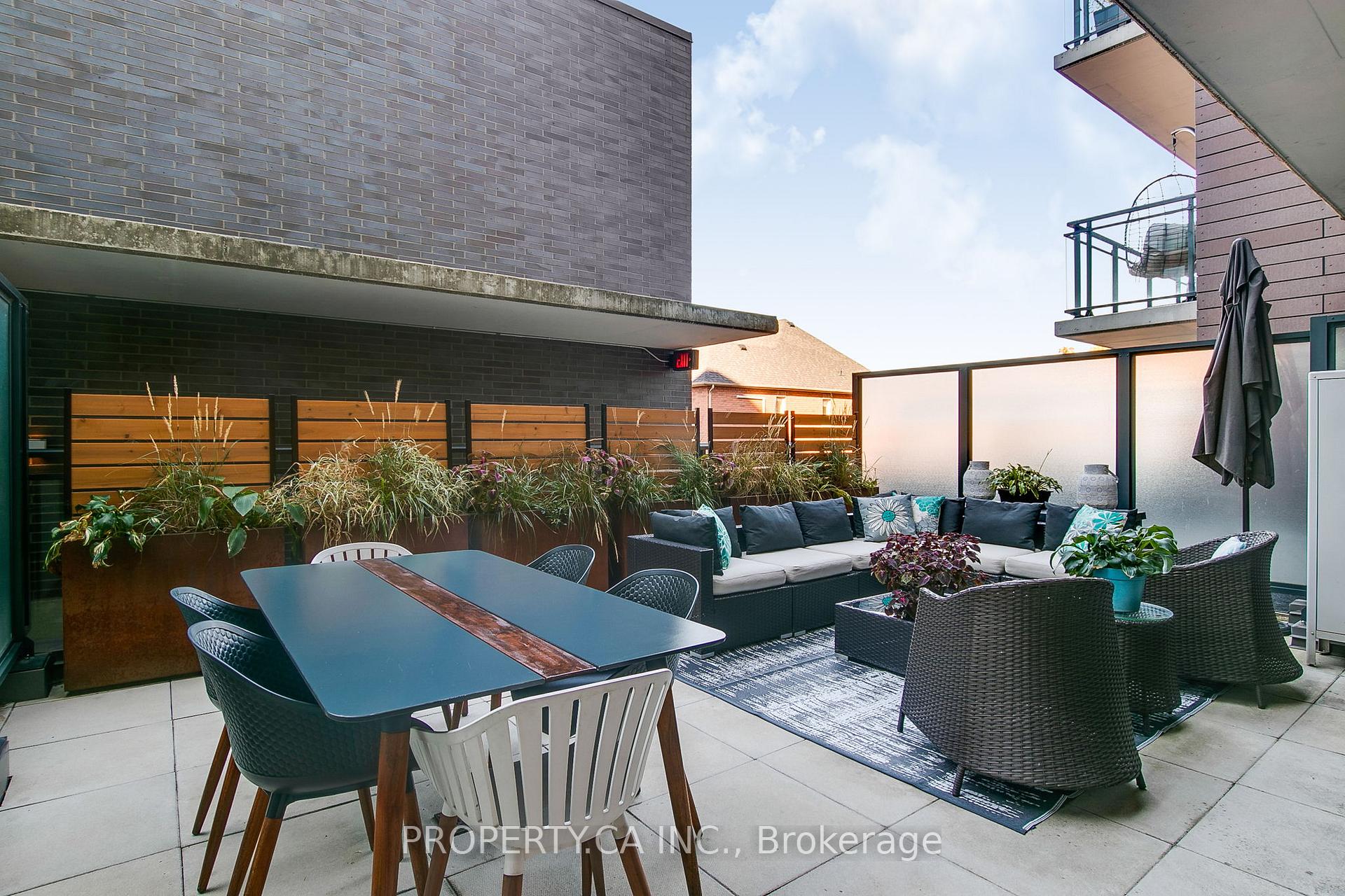 1190 Dundas Street E 305