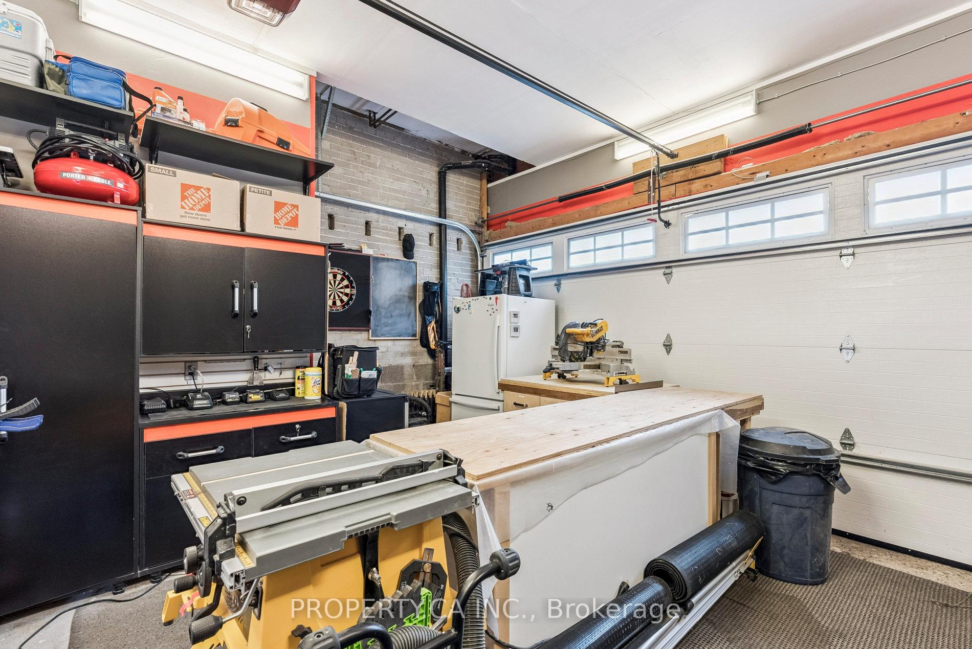 1628 Woodbine Heights Boulevard, Toronto E03