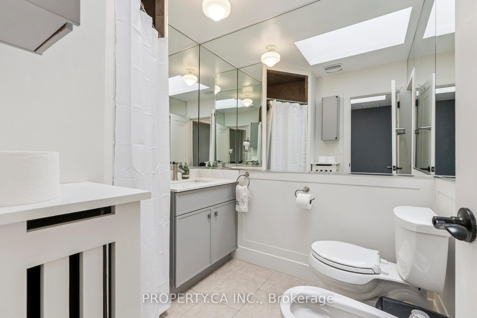 1628 Woodbine Heights Boulevard, Toronto E03