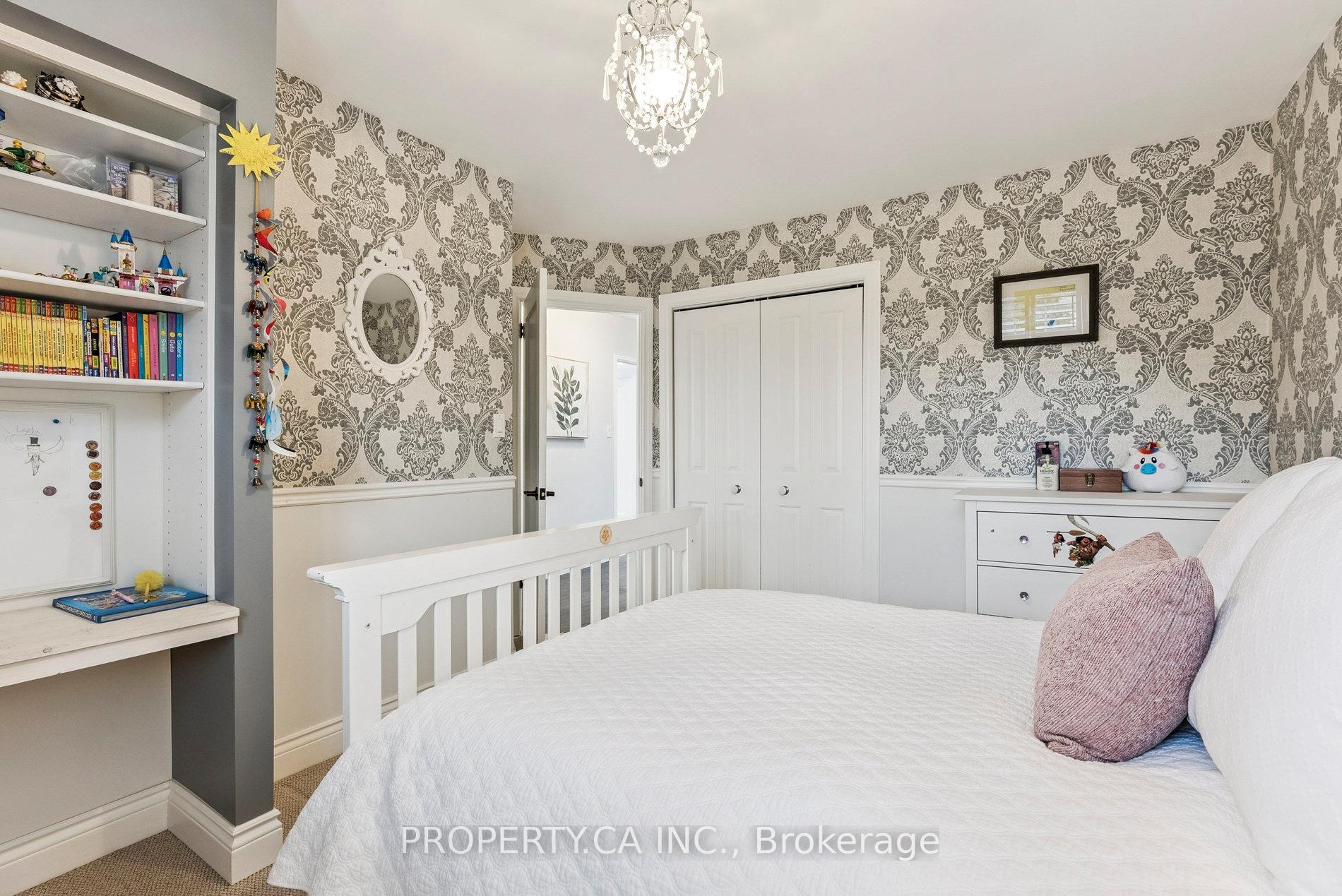1628 Woodbine Heights Boulevard, Toronto E03