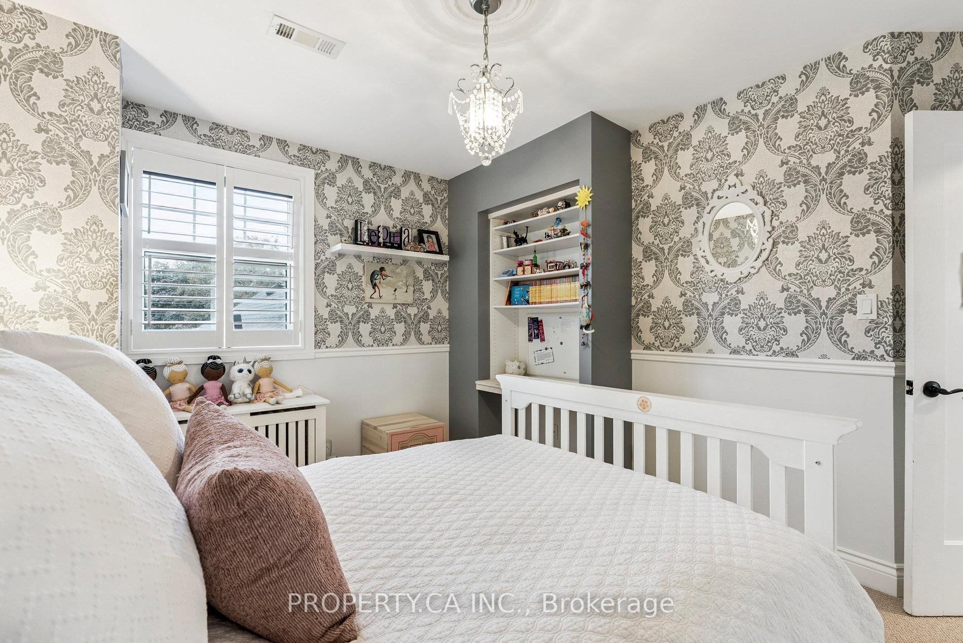 1628 Woodbine Heights Boulevard, Toronto E03
