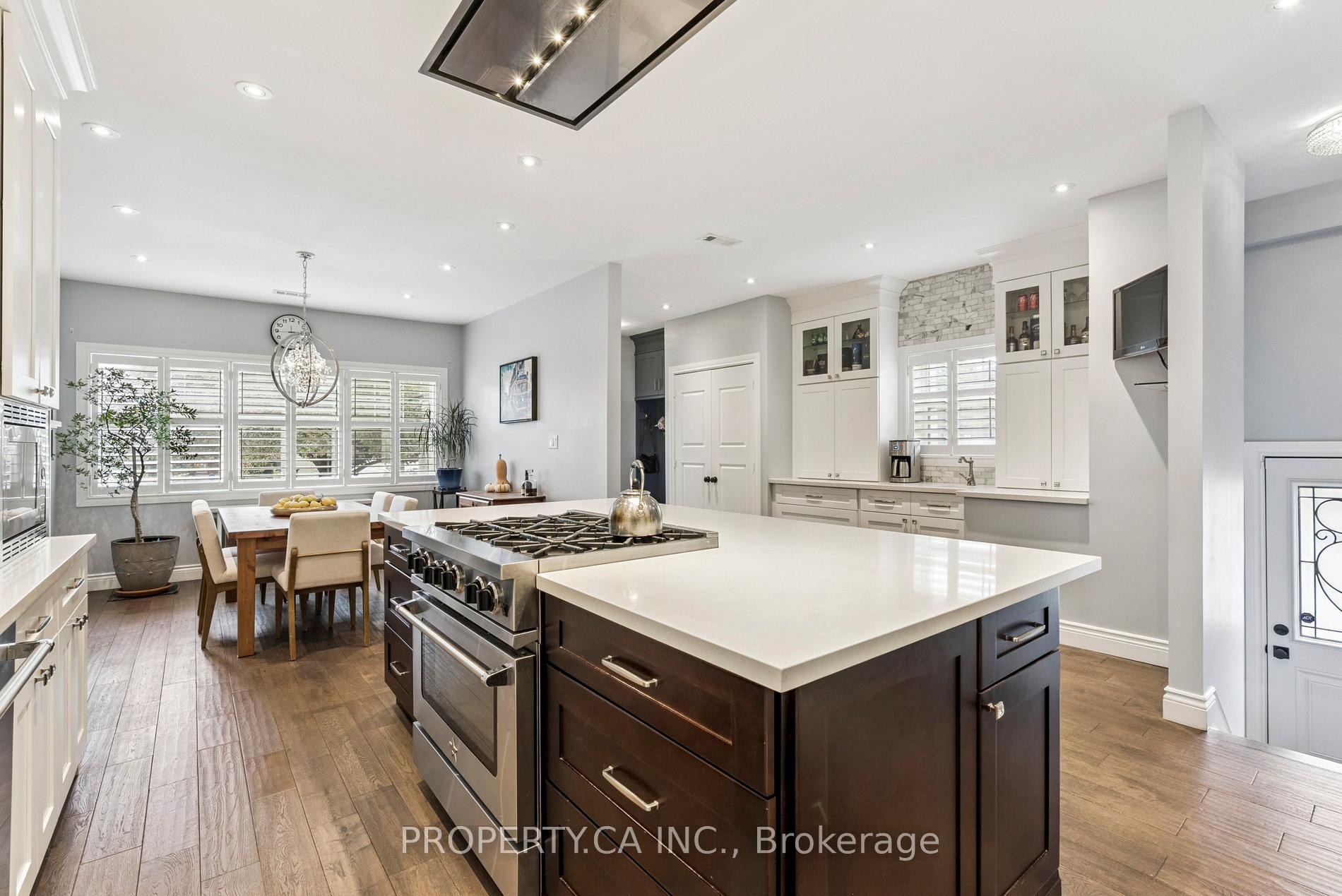 1628 Woodbine Heights Boulevard, Toronto E03