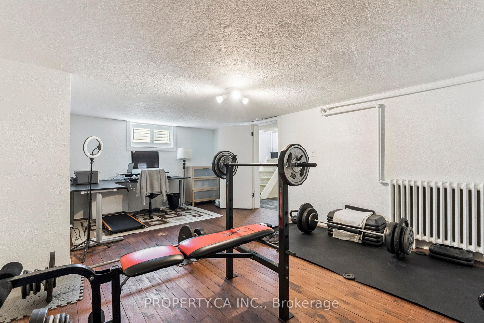 1628 Woodbine Heights Boulevard, Toronto E03