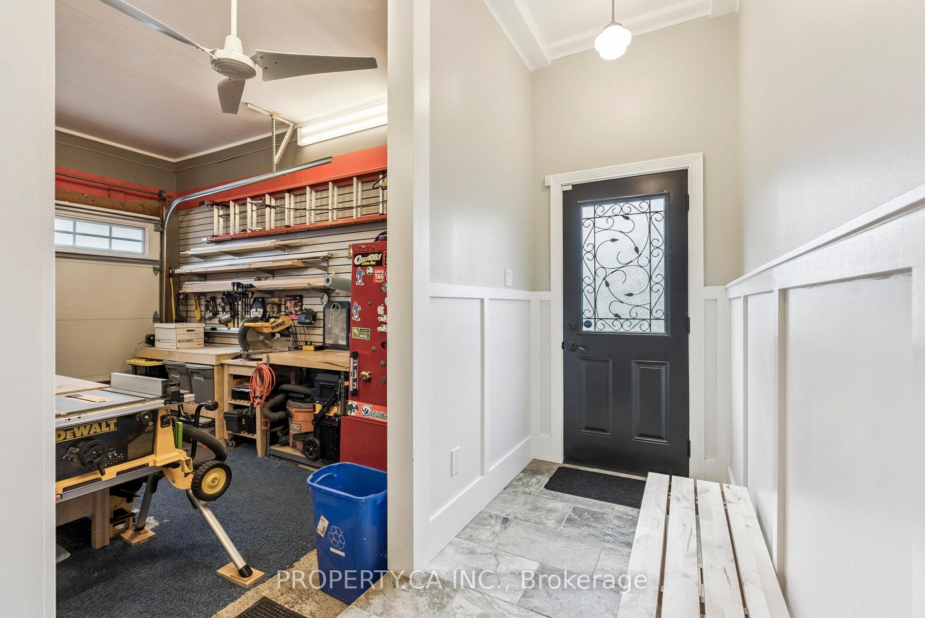 1628 Woodbine Heights Boulevard, Toronto E03