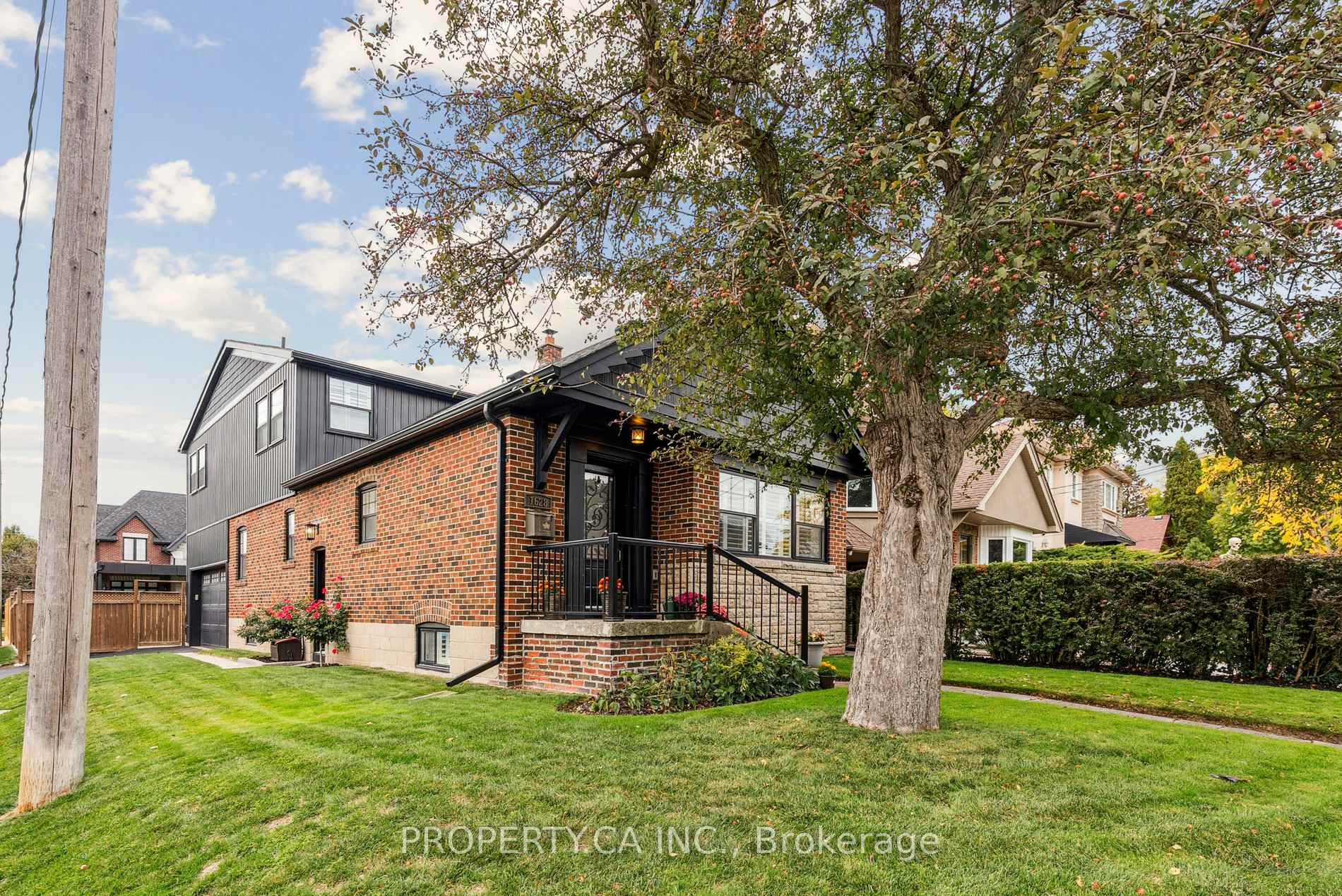 1628 Woodbine Heights Boulevard, Toronto E03