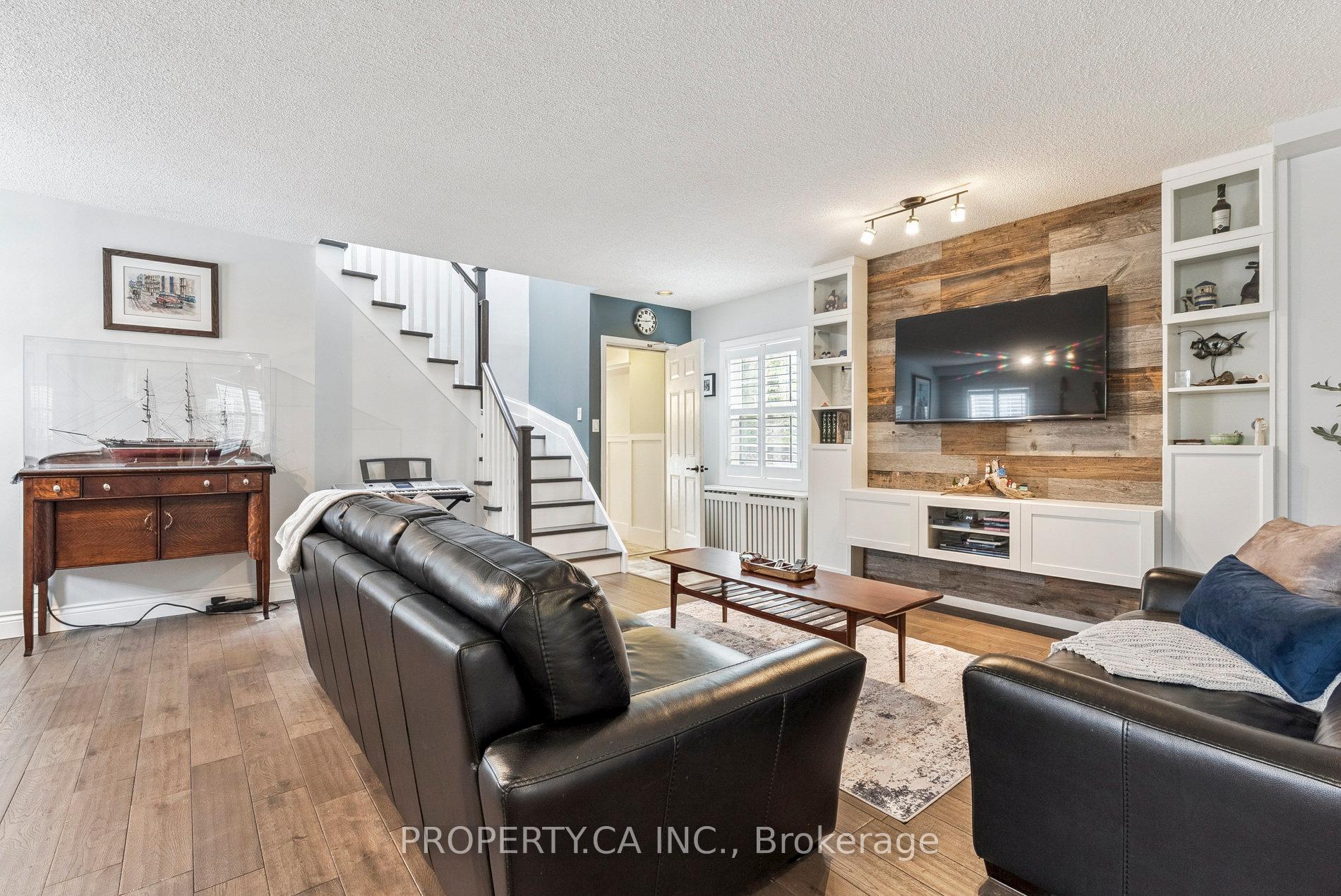 1628 Woodbine Heights Boulevard, Toronto E03