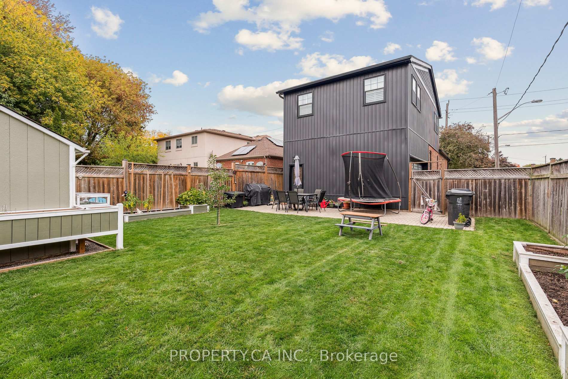 1628 Woodbine Heights Boulevard, Toronto E03