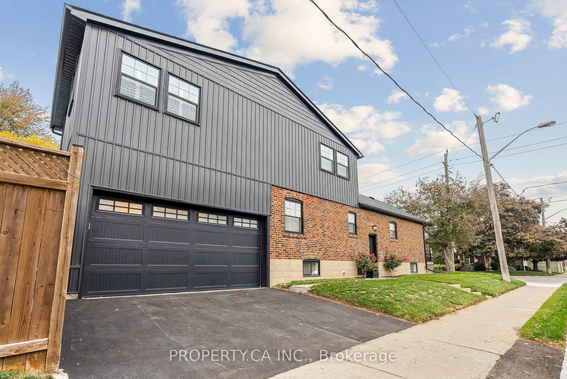 1628 Woodbine Heights Boulevard, Toronto E03
