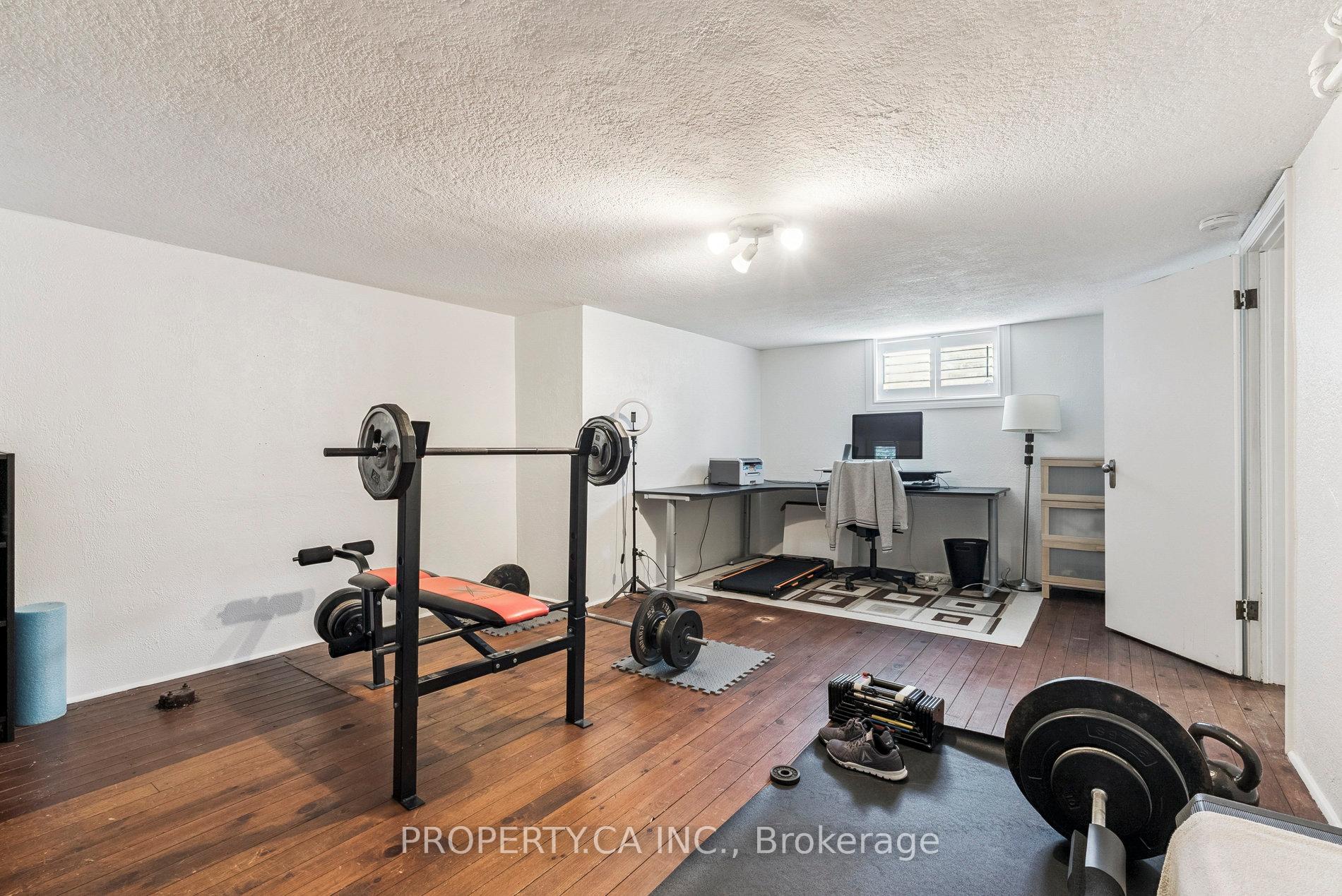 1628 Woodbine Heights Boulevard, Toronto E03