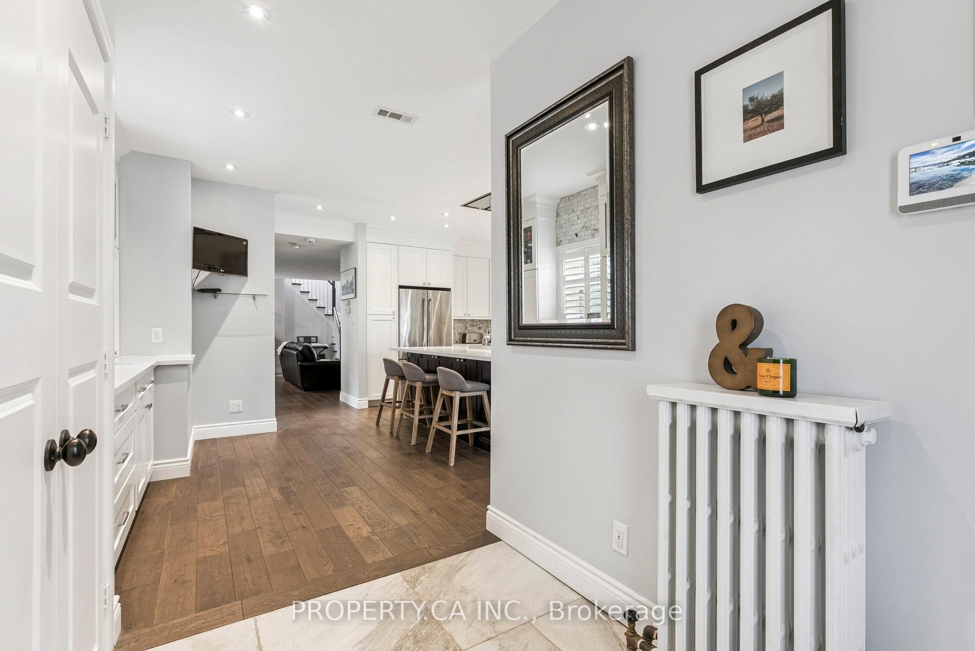 1628 Woodbine Heights Boulevard, Toronto E03
