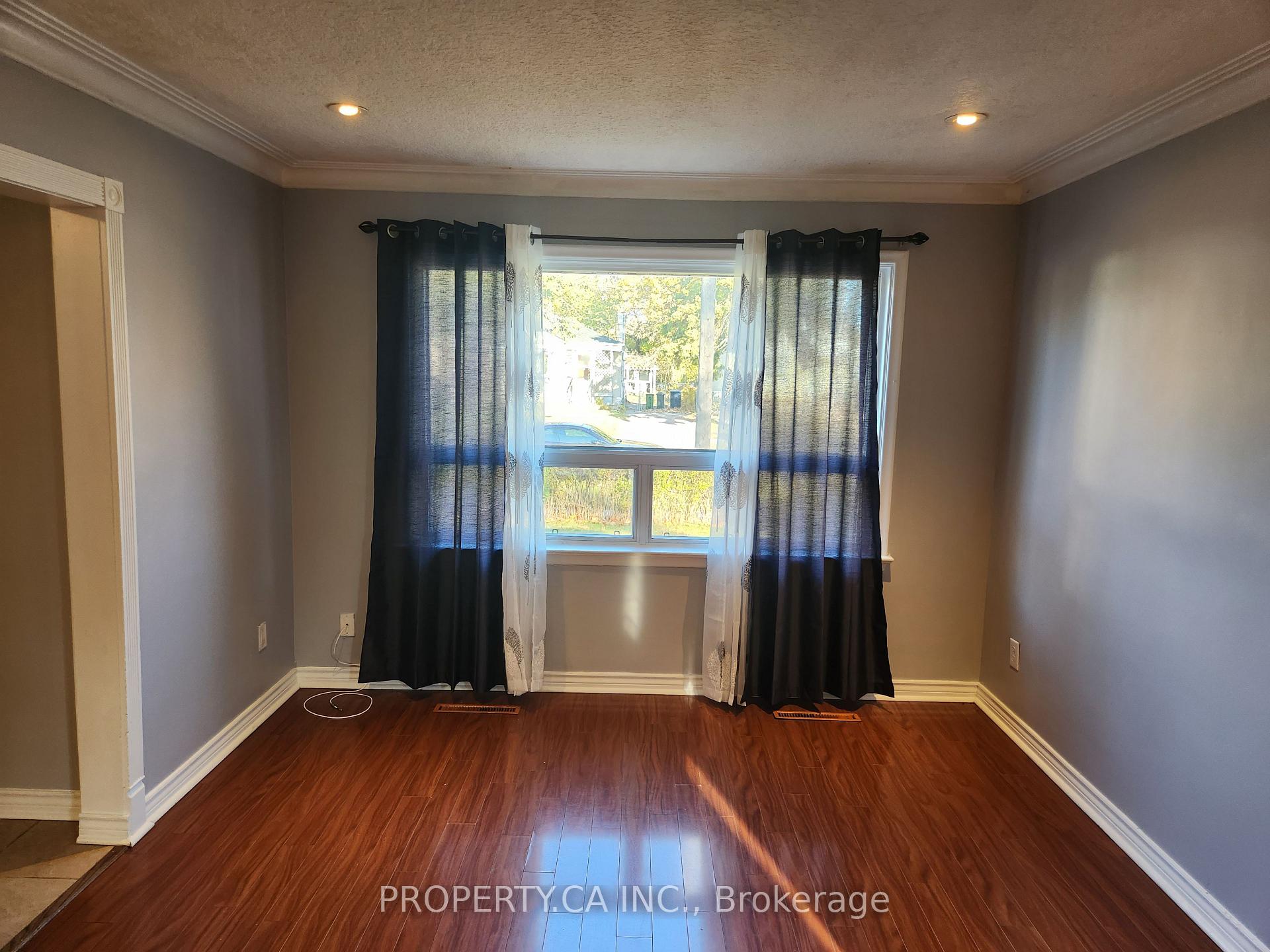 115 Darlingside Drive Upper