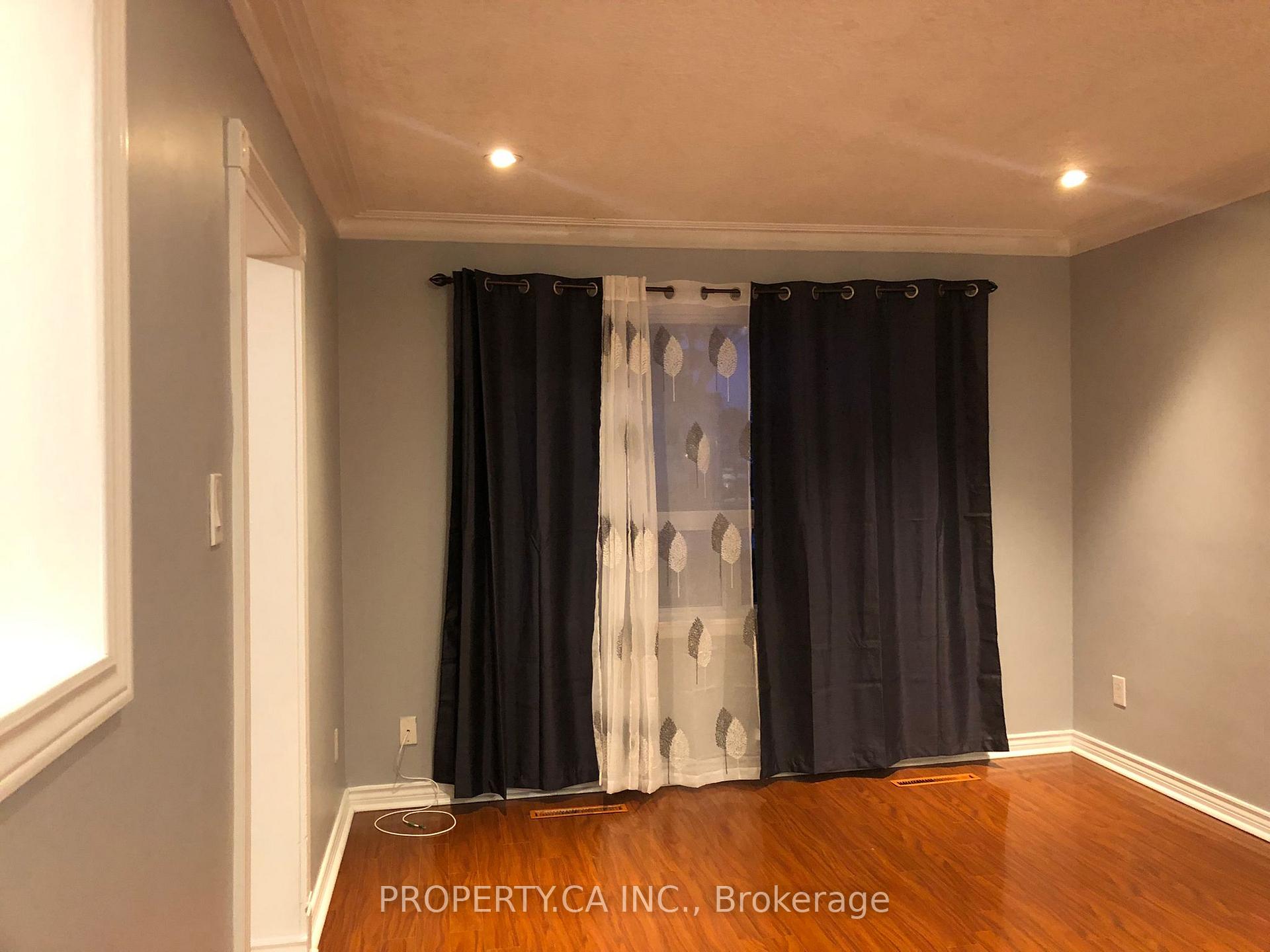 115 Darlingside Drive Upper