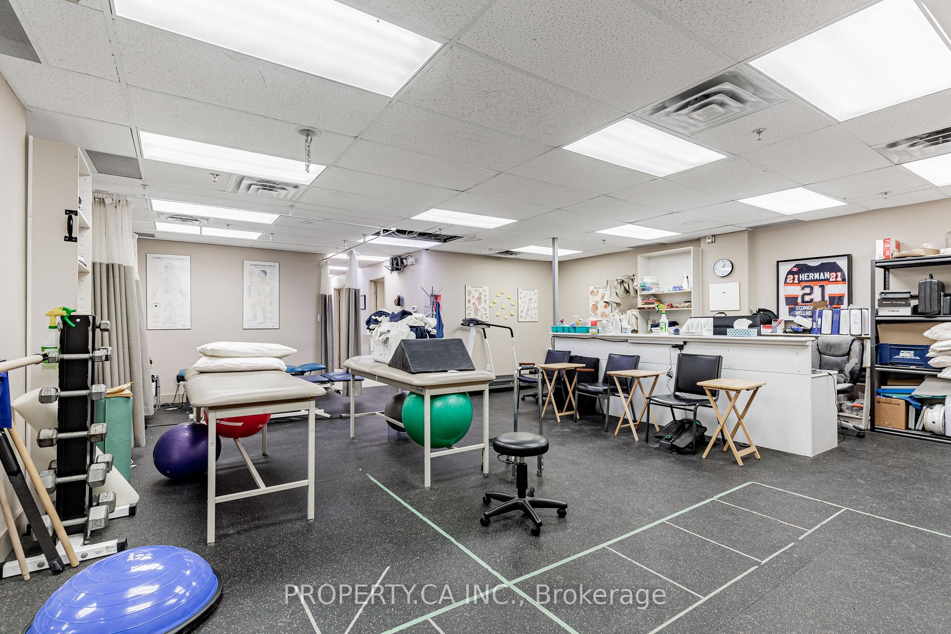 945 O'connor Drive 5