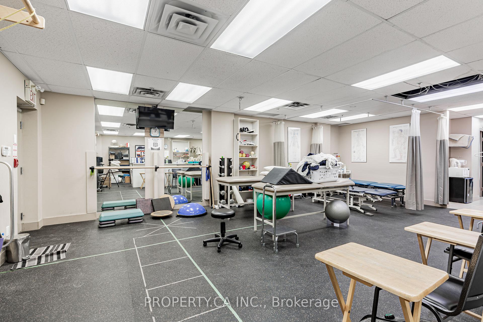 945 O'connor Drive 5