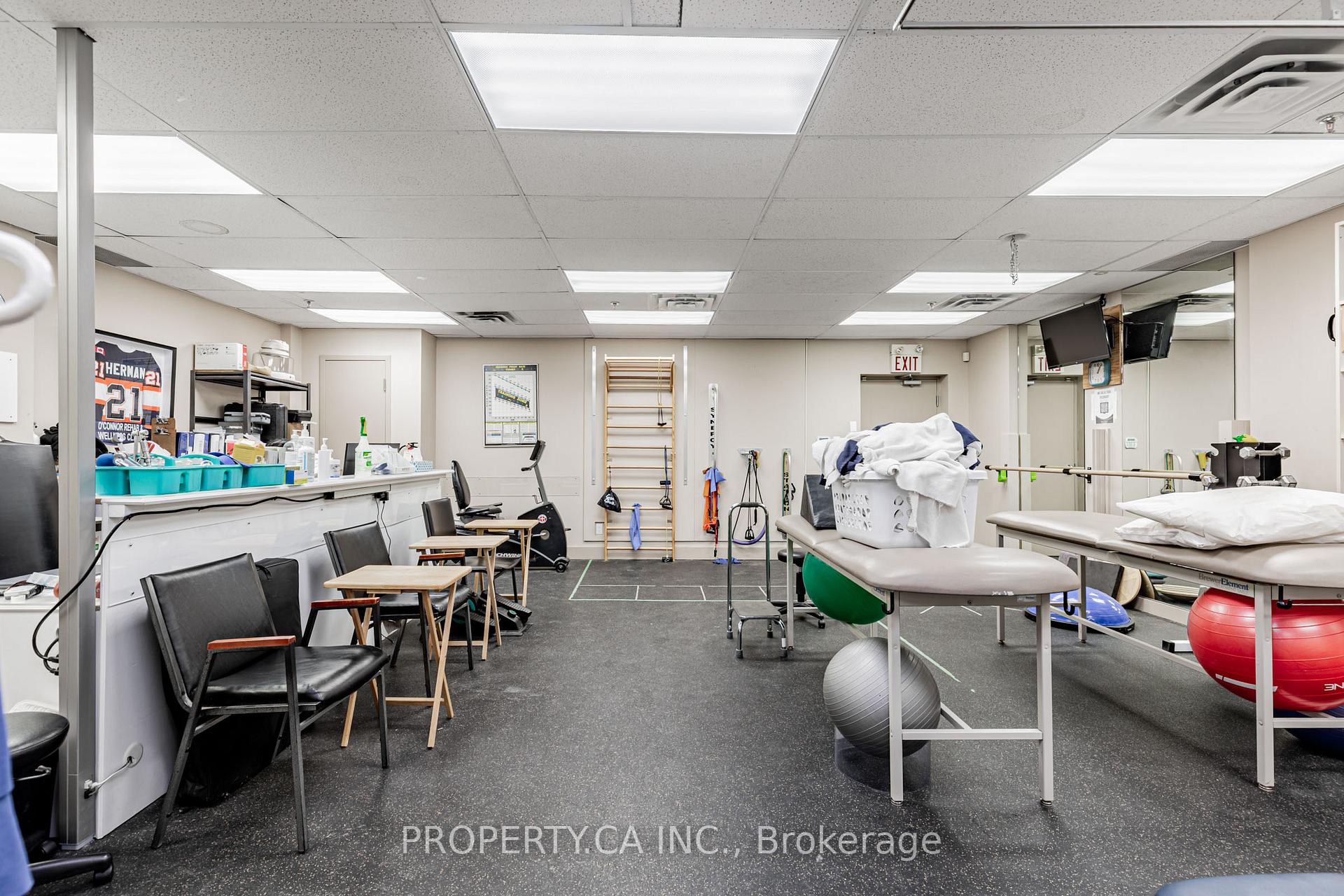 945 O'connor Drive 5