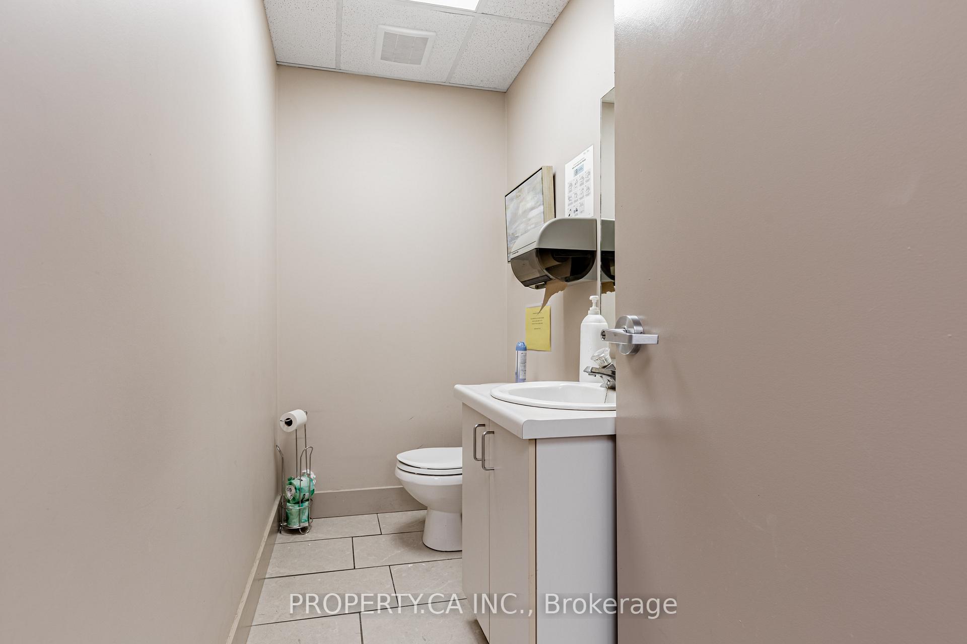 945 O'connor Drive 5